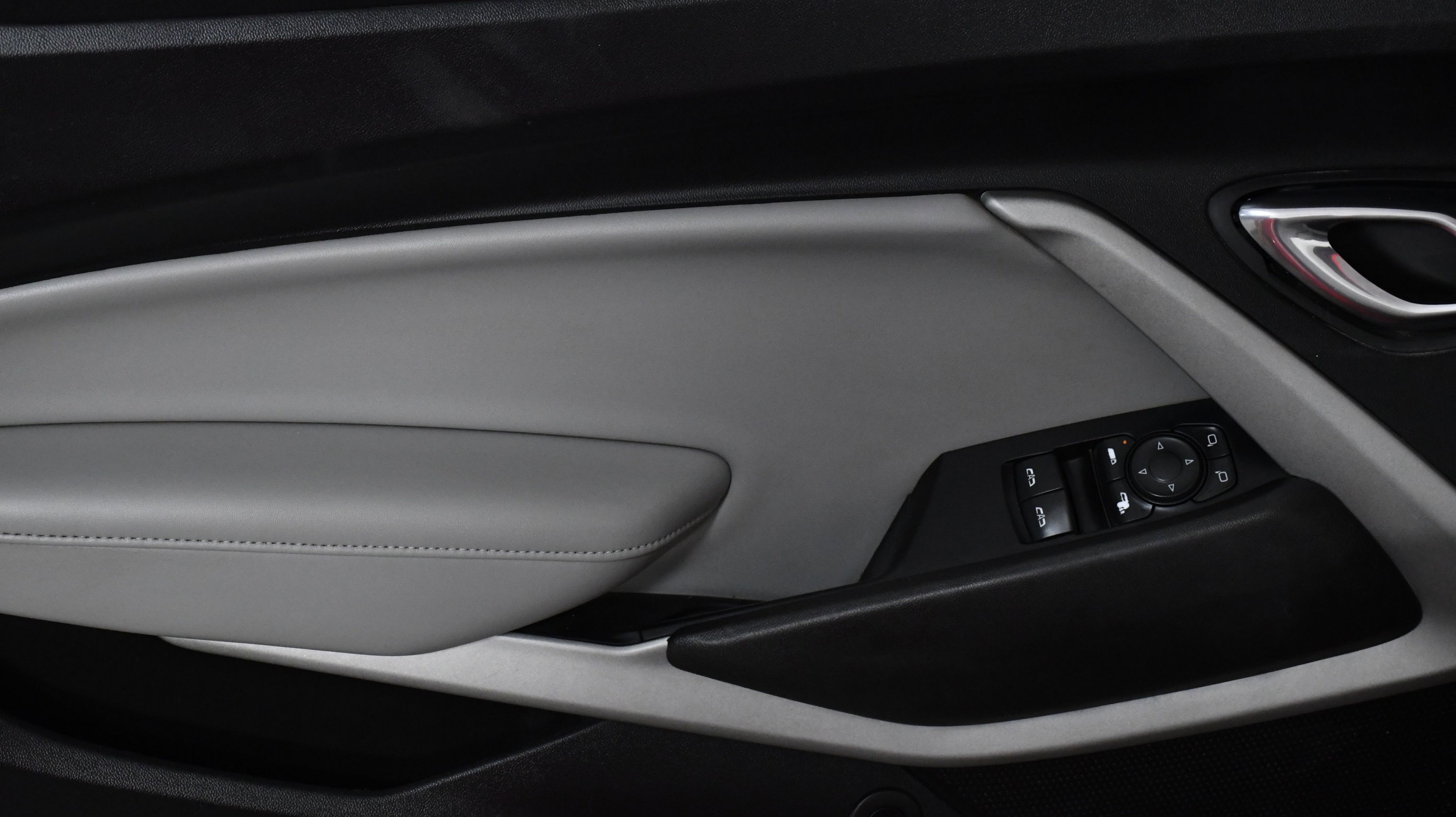 2020 Chevrolet Camaro 1LT photo 17