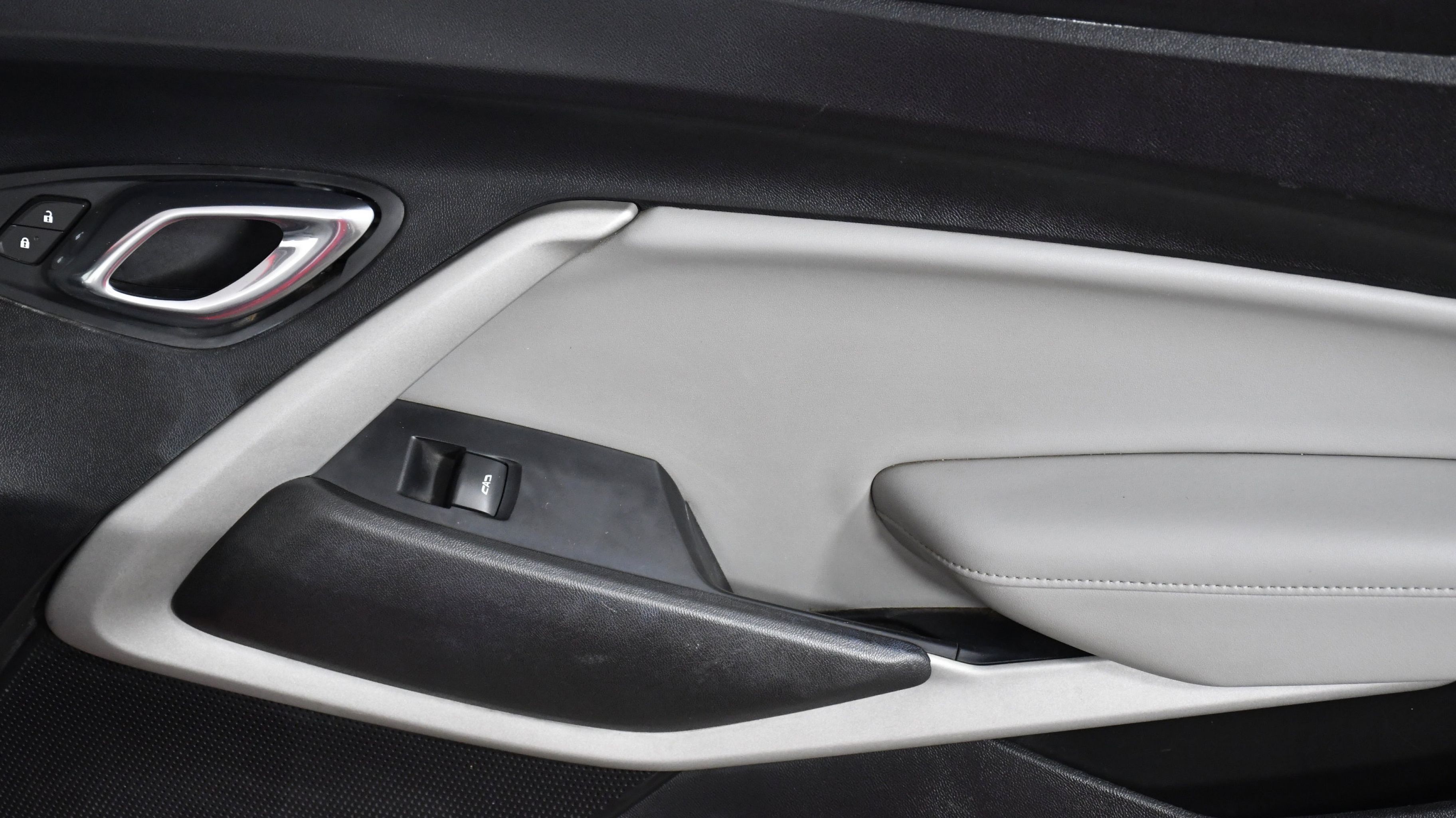2020 Chevrolet Camaro 1LT photo 22