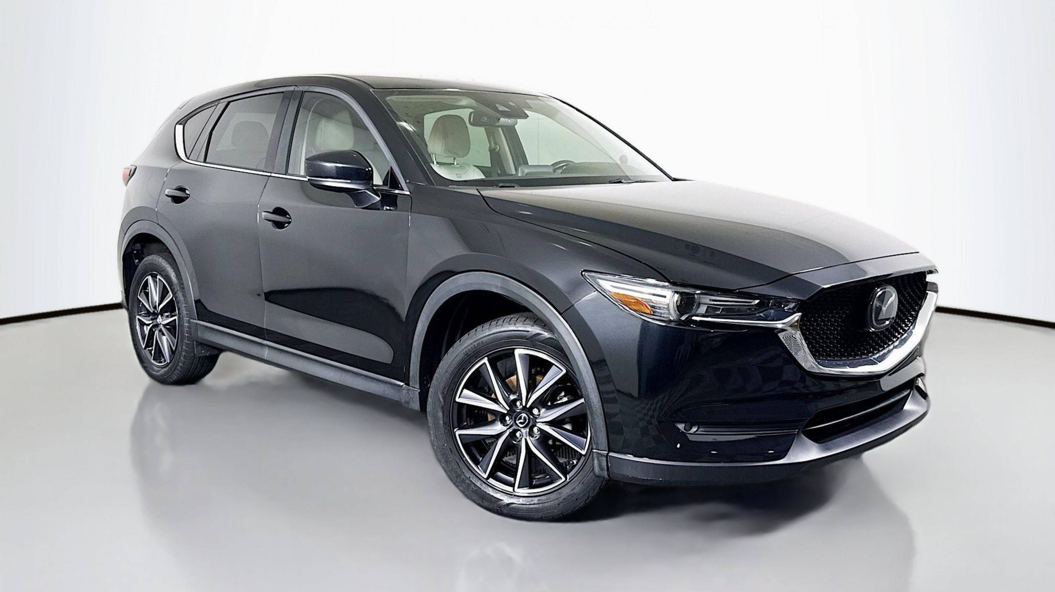 2017 Mazda CX-5 Grand Touring auto's photo