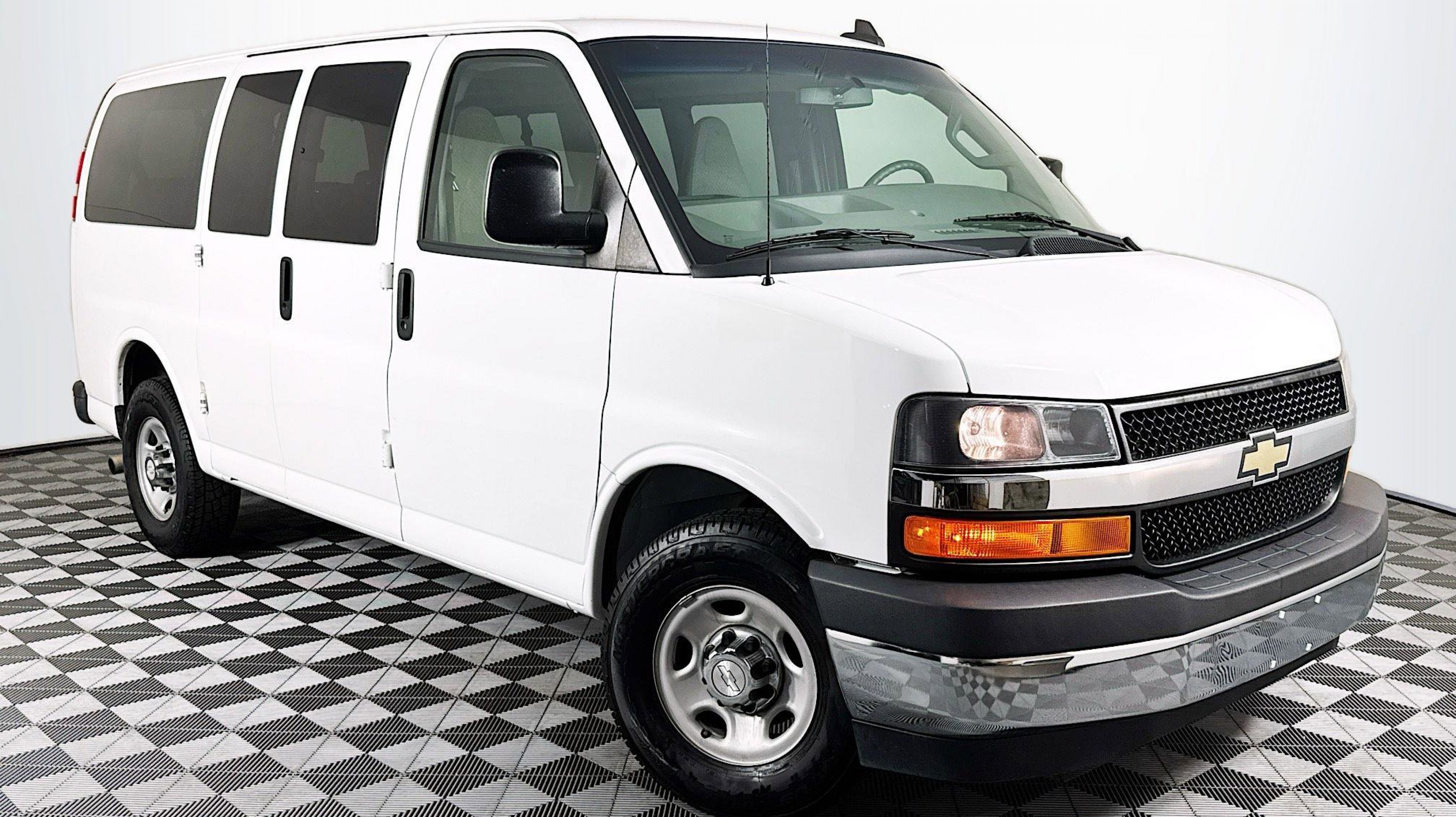 2017 Chevrolet Express Passenger