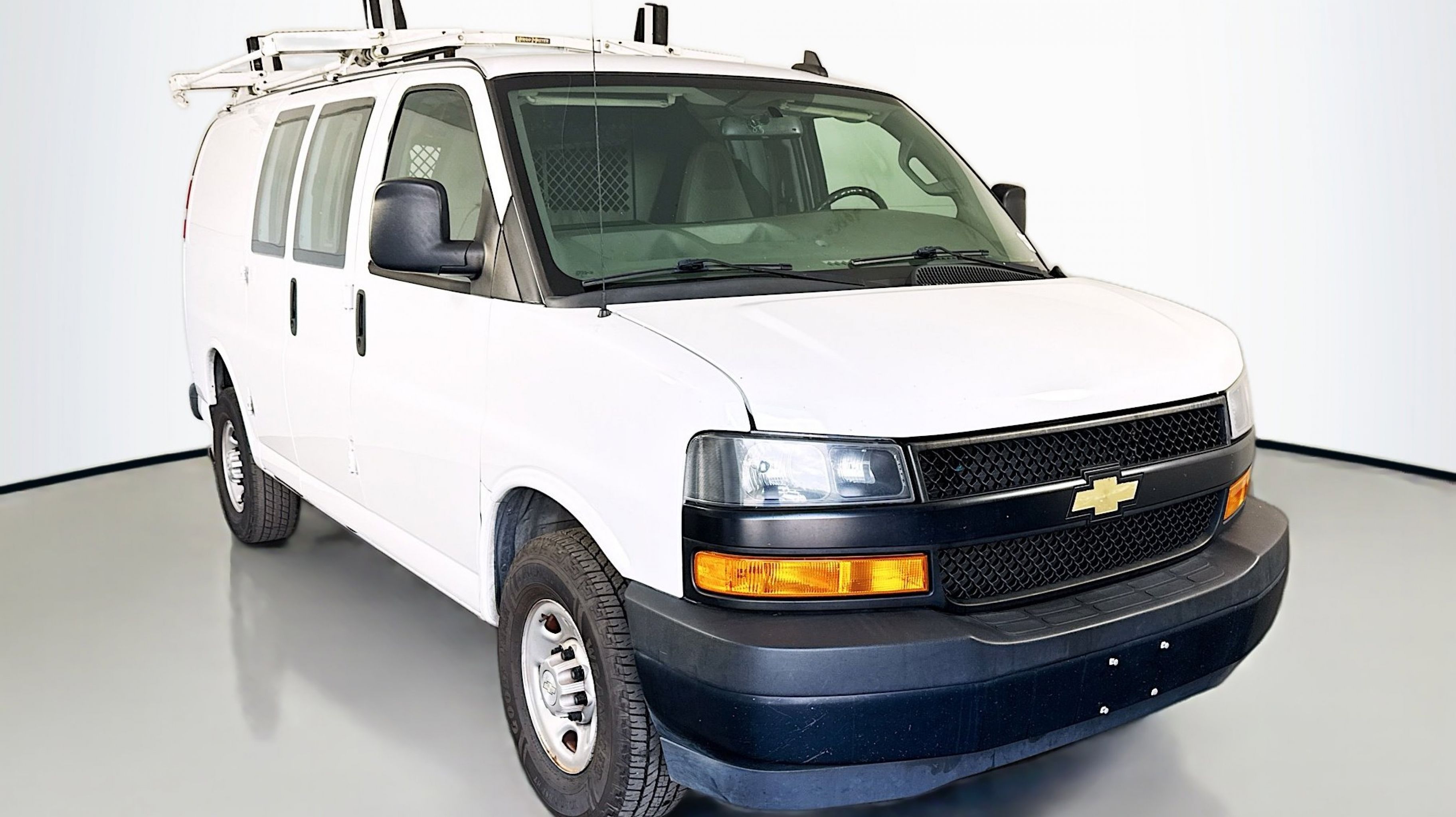 2021 Chevrolet Express 2500 Work Van HD's photo