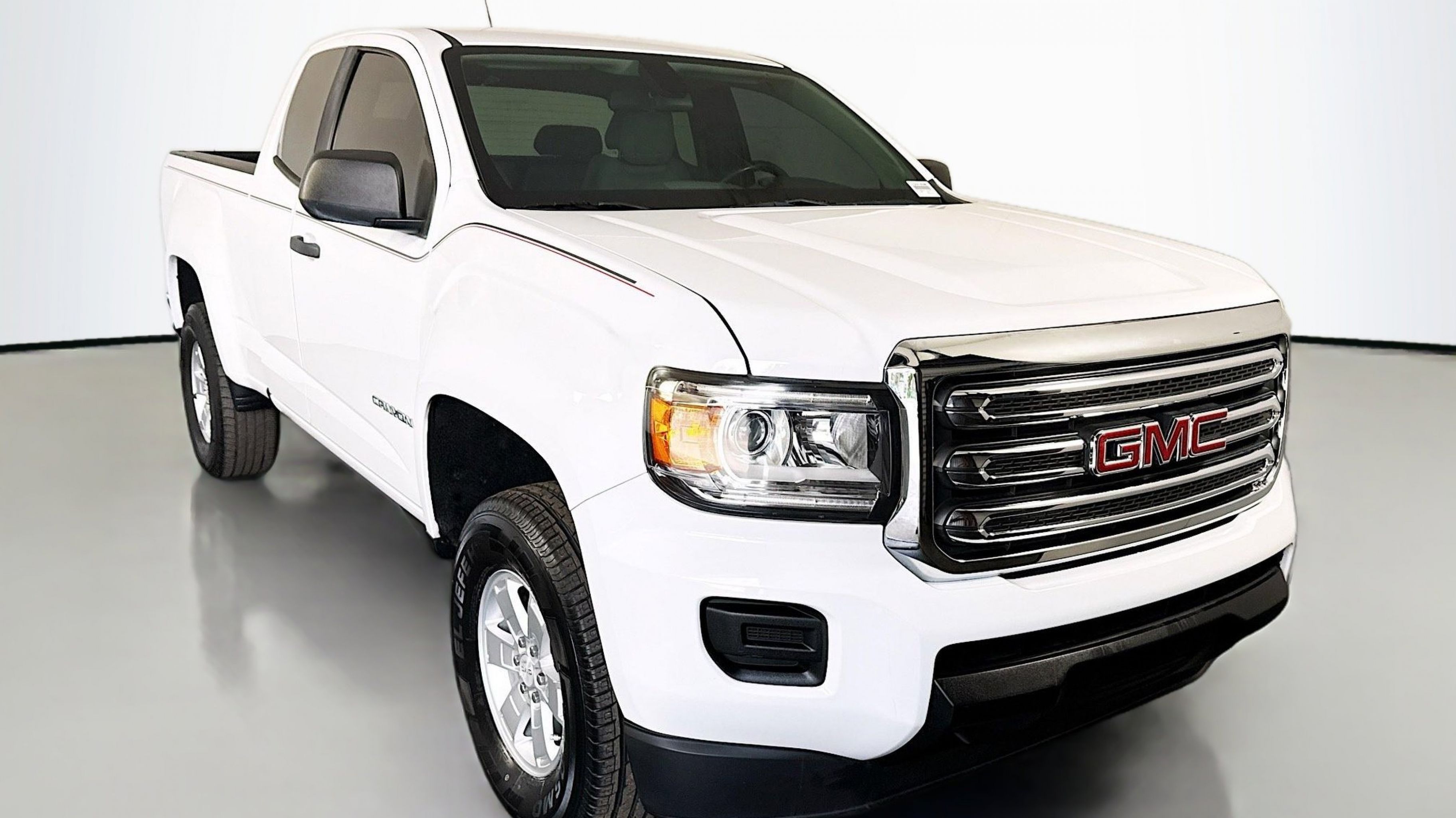 2020 GMC Canyon 2WD Base Extended Cab MYB's photo