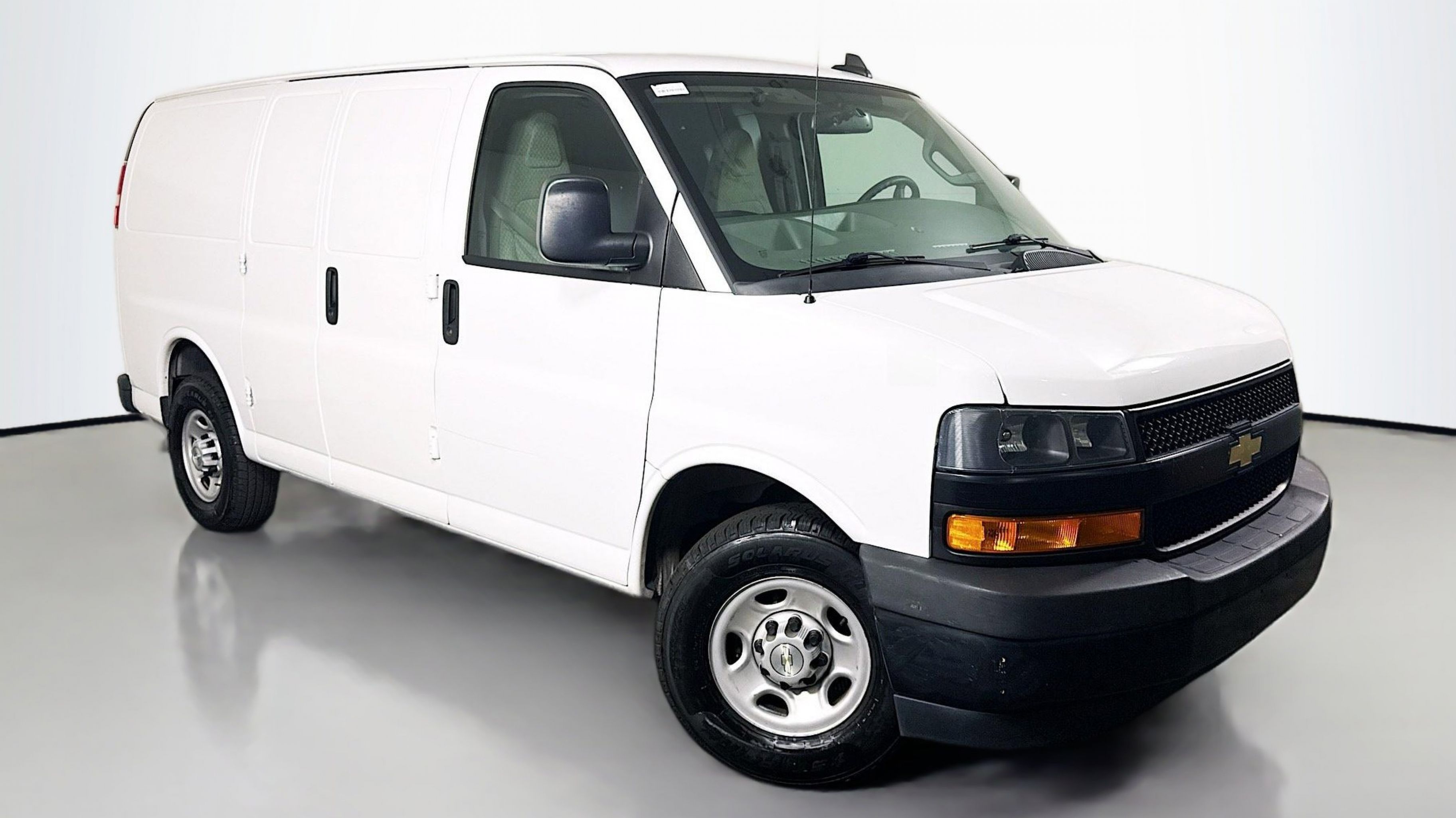 2021 Chevrolet Express 2500 Work Van HD's photo