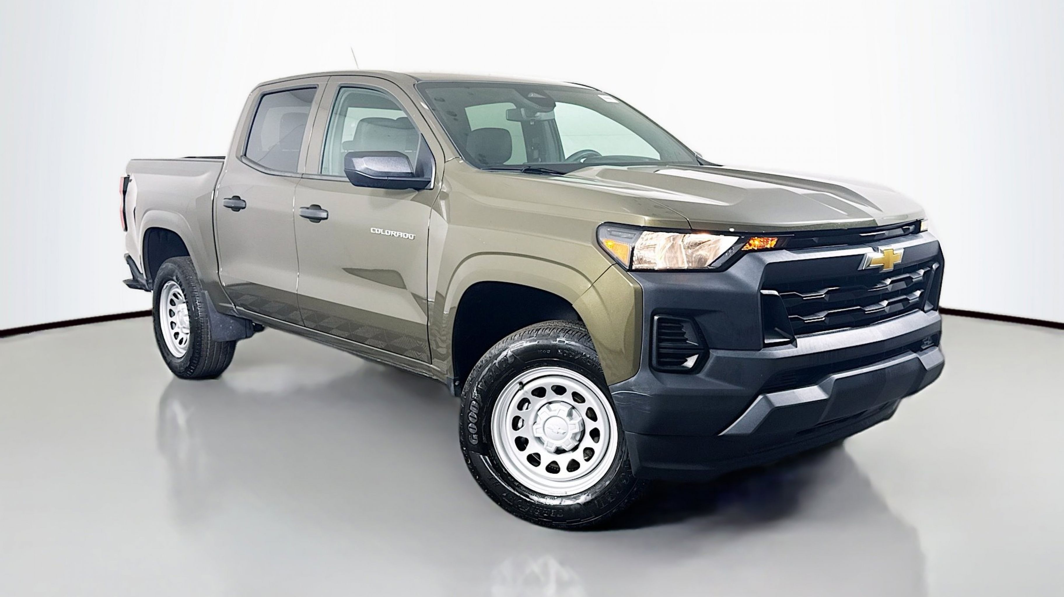 2024 Chevrolet Colorado 2WD Work Truck Crew Cab Short Box's photo