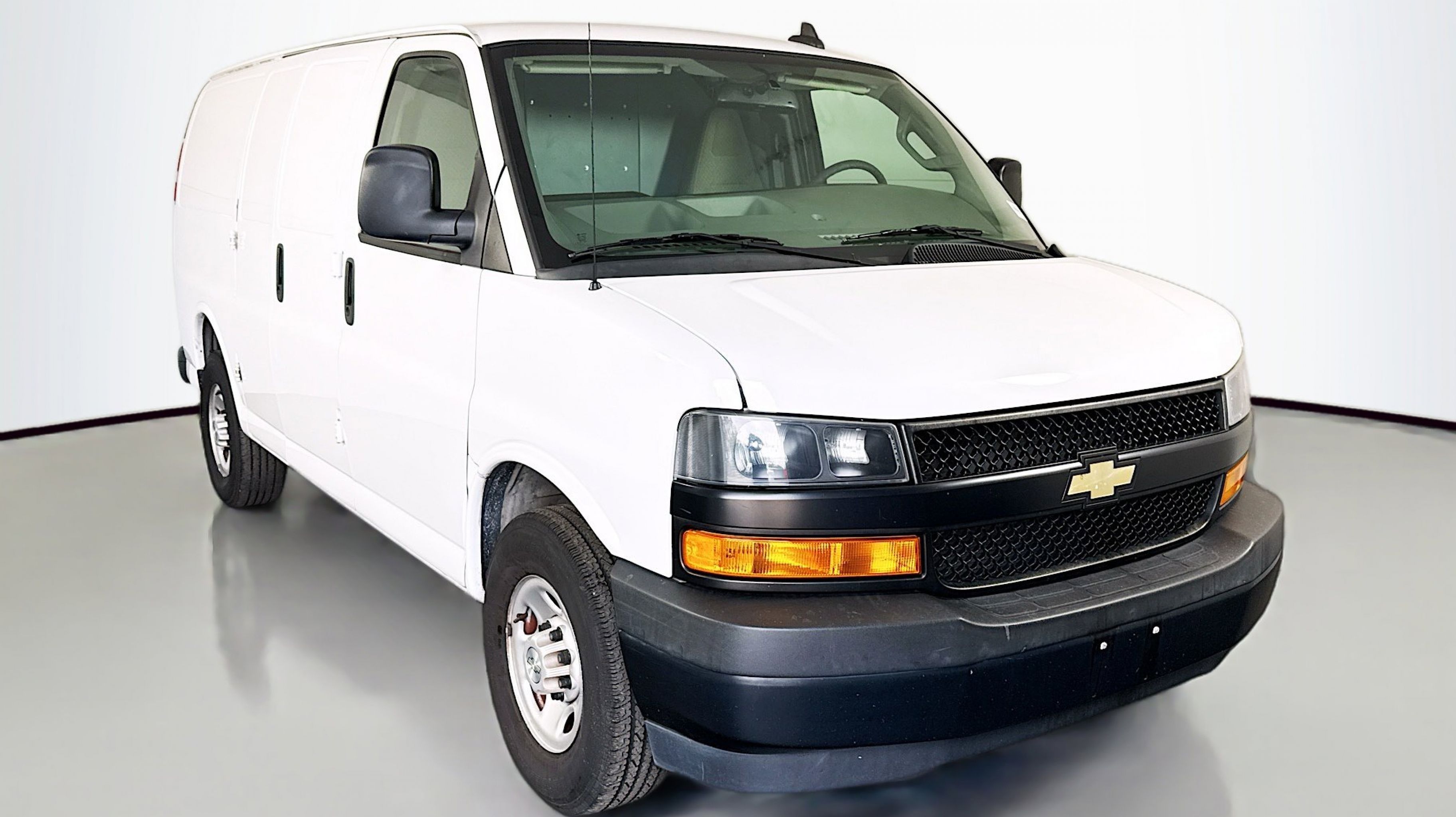 2021 Chevrolet Express 2500 Work Van HD's photo