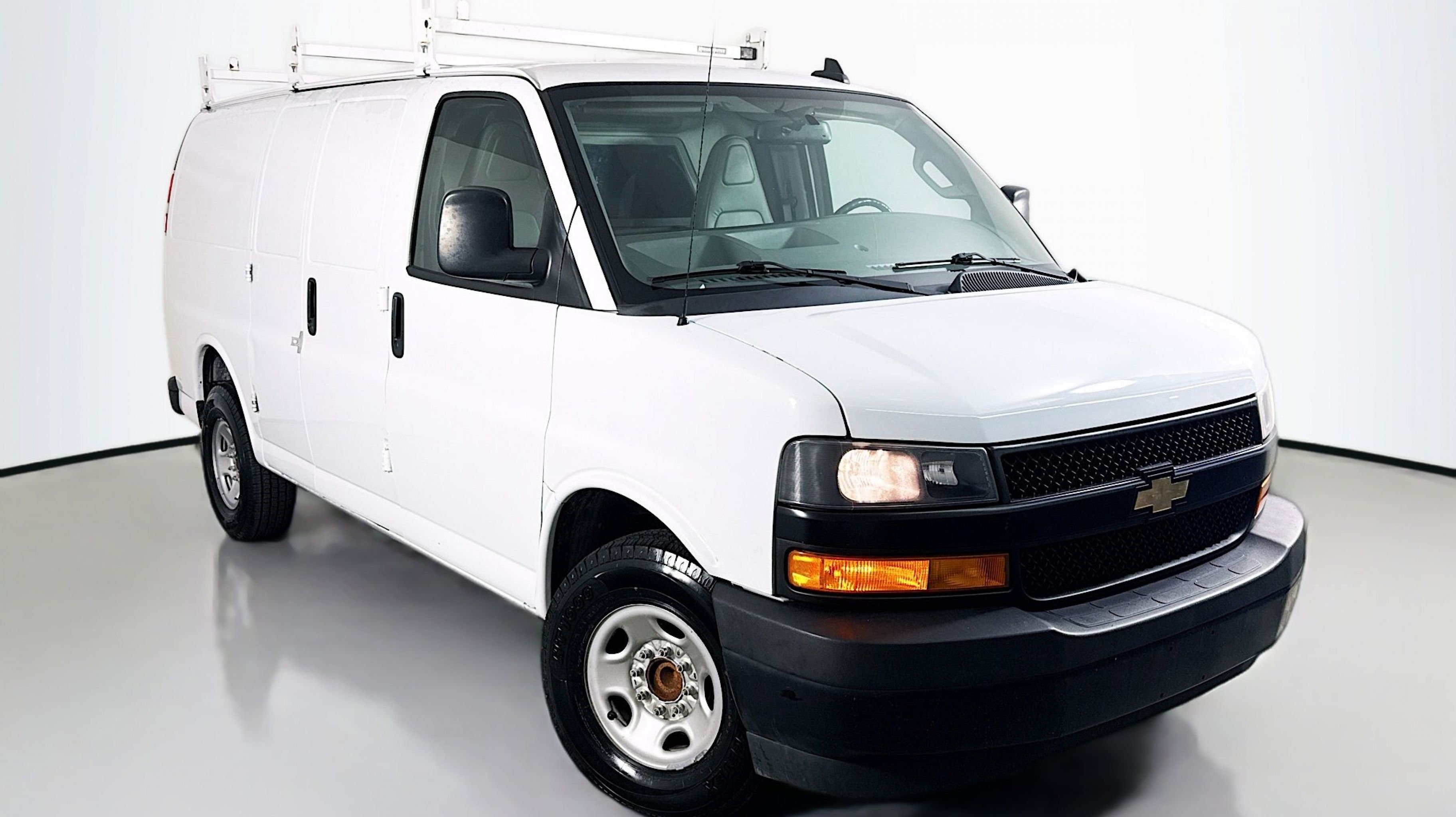 2020 Chevrolet Express 2500 Work Van HD's photo