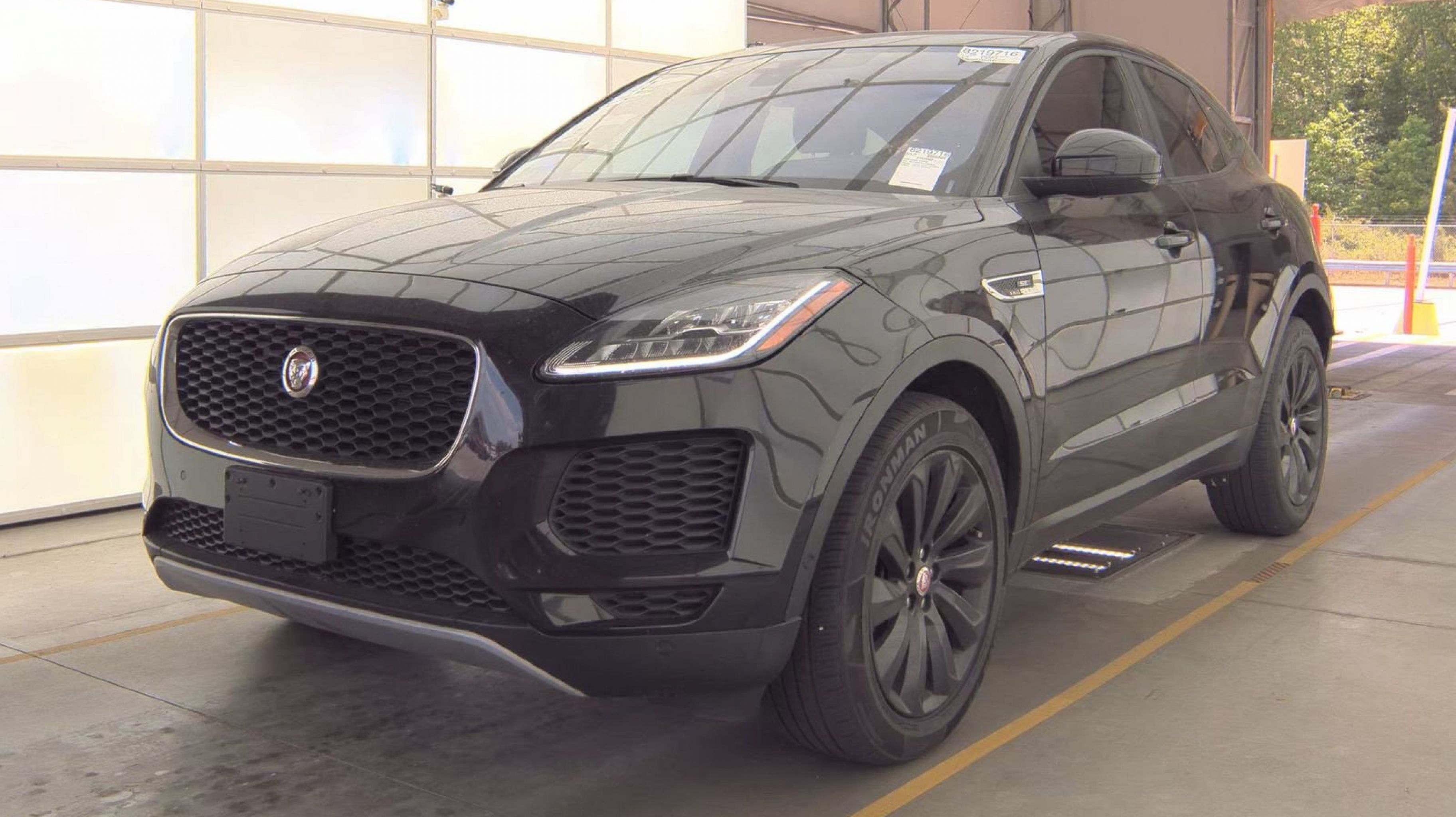 2020 Jaguar E-PACE P250 SE's photo