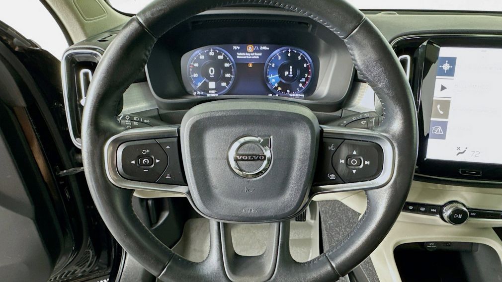 2020 Volvo XC40 Momentum #6