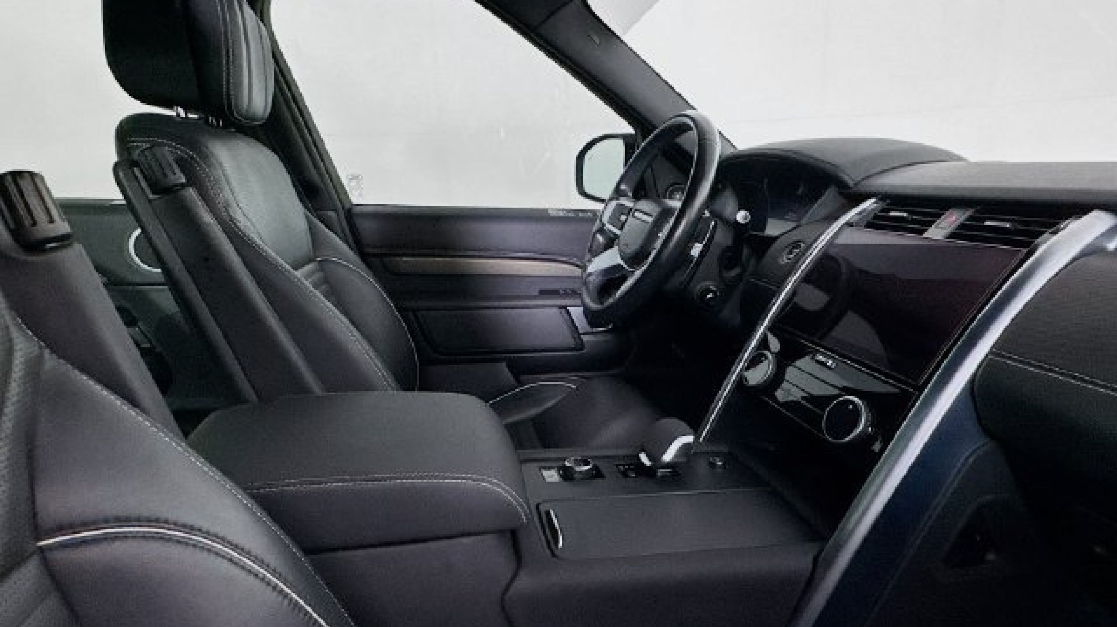 2023 Land Rover Discovery Metropolitan Edition - Photo 23
