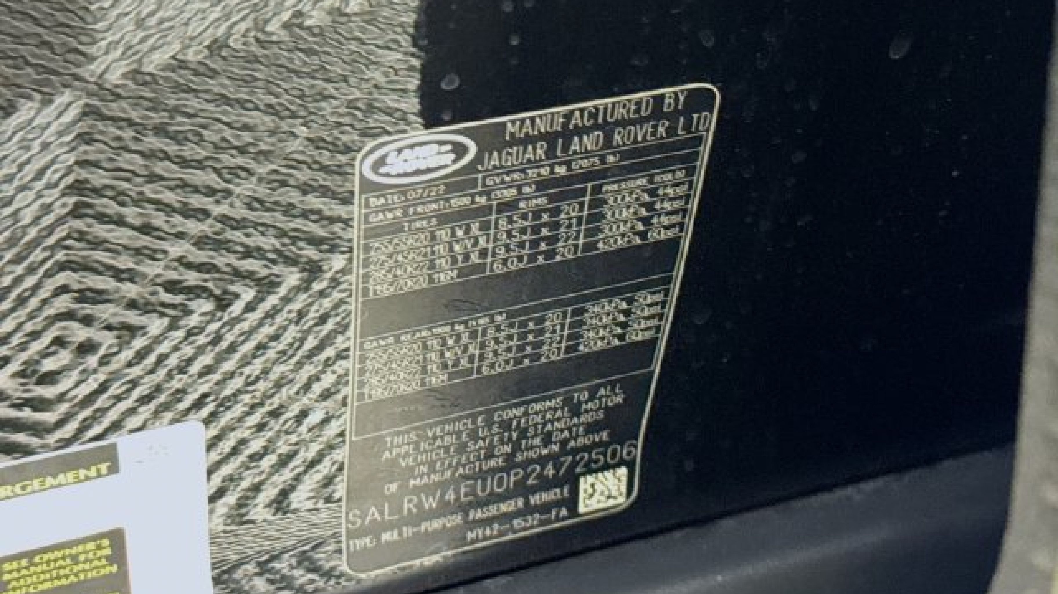2023 Land Rover Discovery Metropolitan Edition - Photo 34