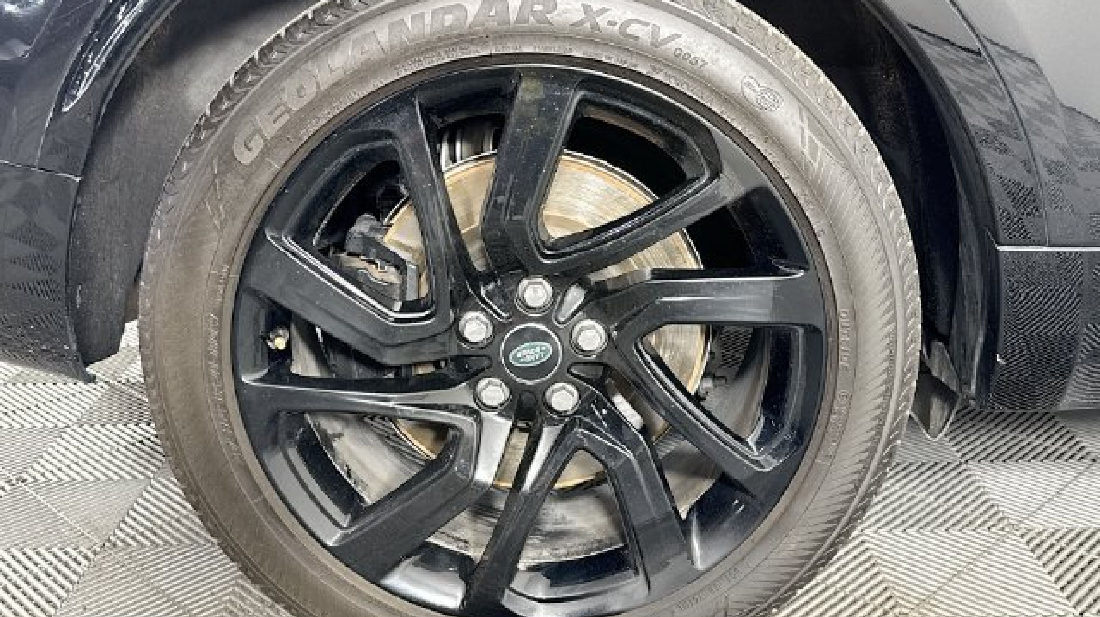 2023 Land Rover Discovery Metropolitan Edition - Photo 27