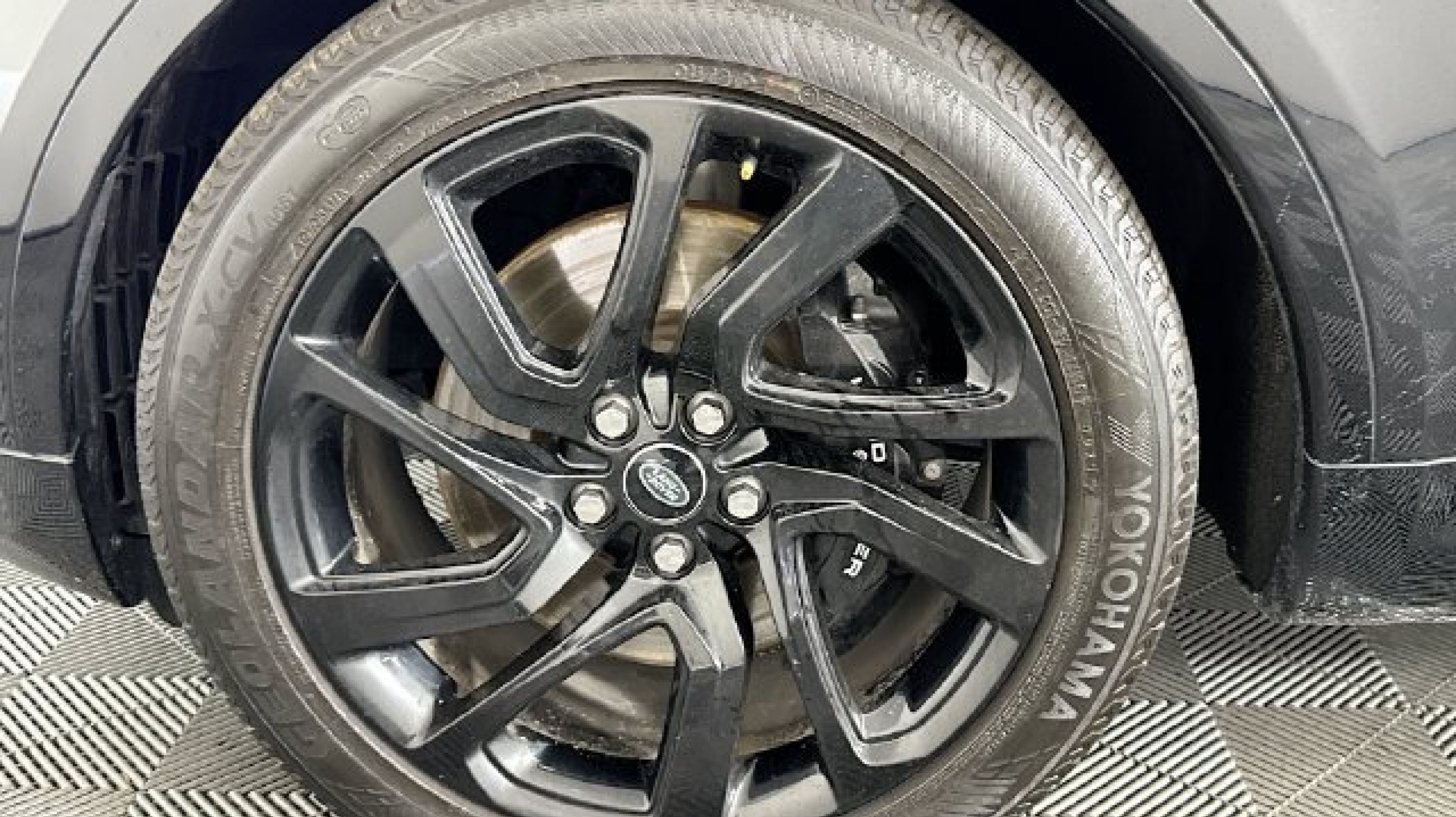 2023 Land Rover Discovery Metropolitan Edition - Photo 36