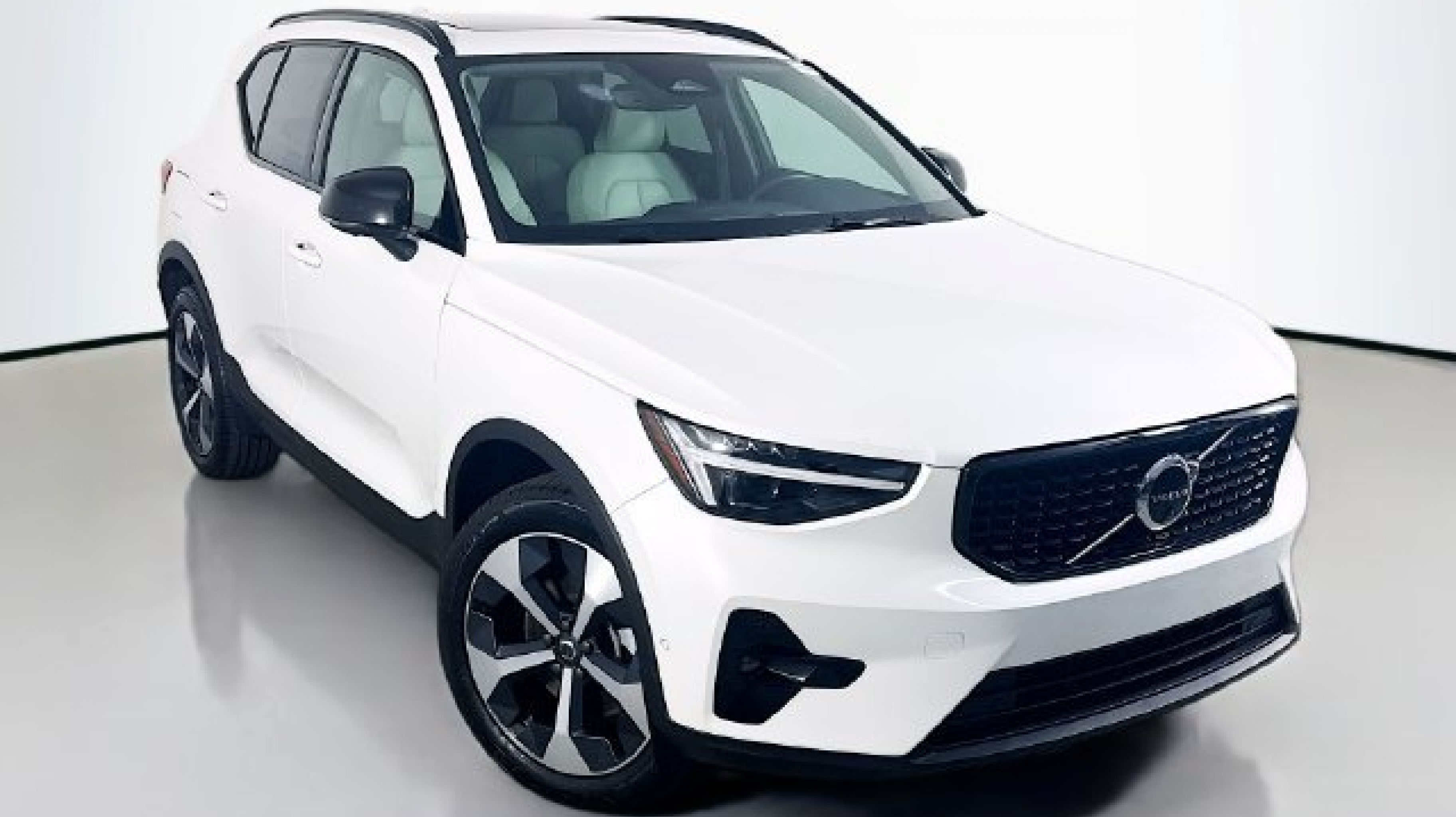 2026 Volvo XC40