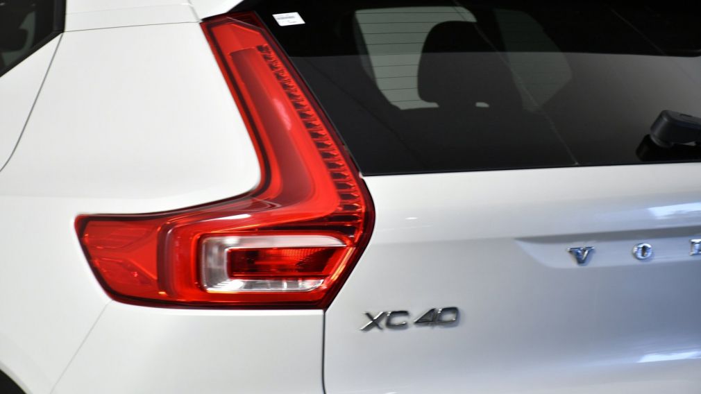 2022 Volvo XC40 Momentum #28
