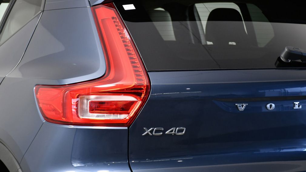 2022 Volvo XC40 Momentum #29