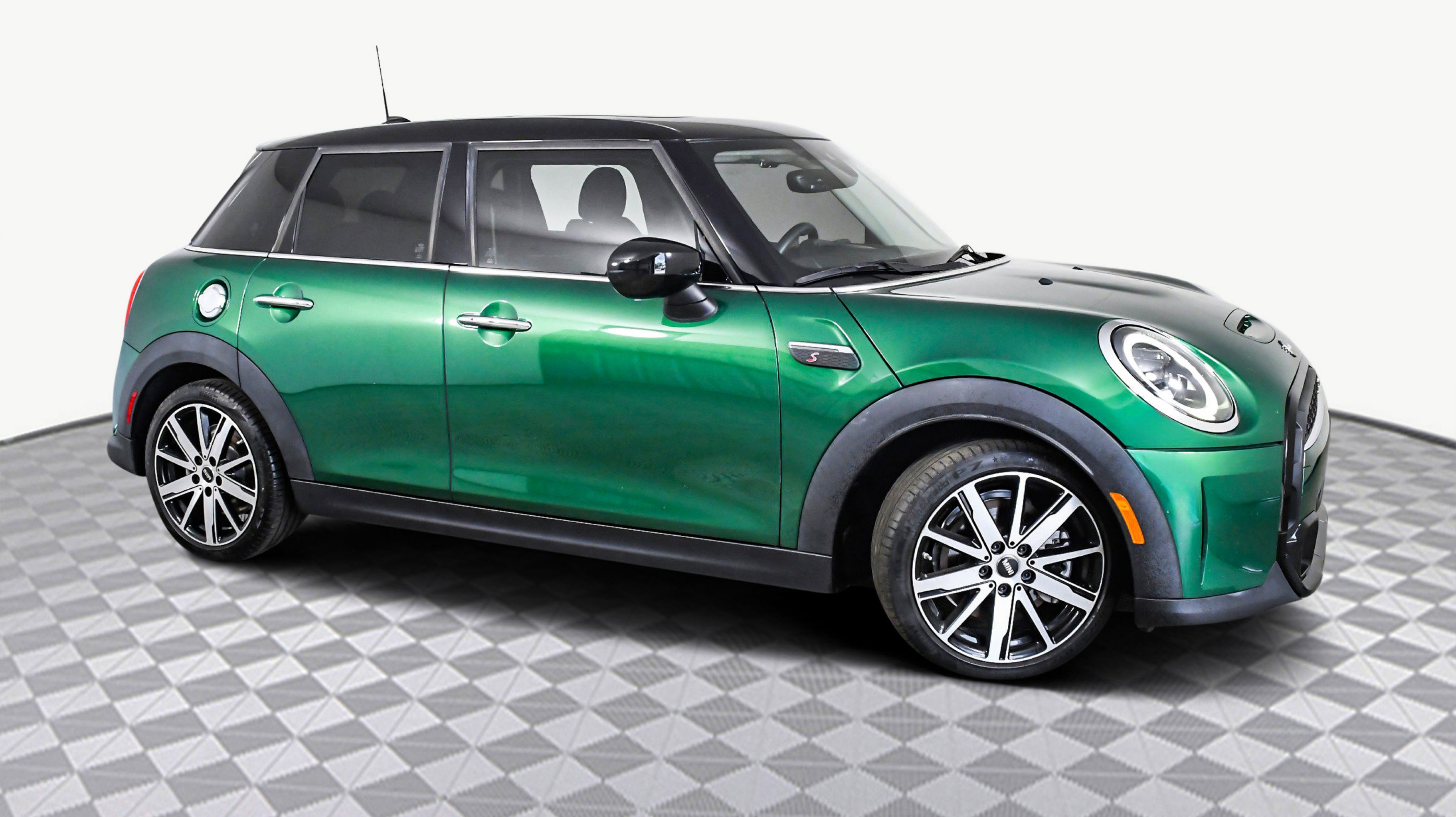 2023 MINI Hardtop 4 Door