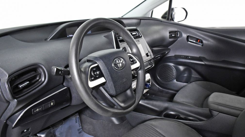 2016 Toyota Prius Two #16