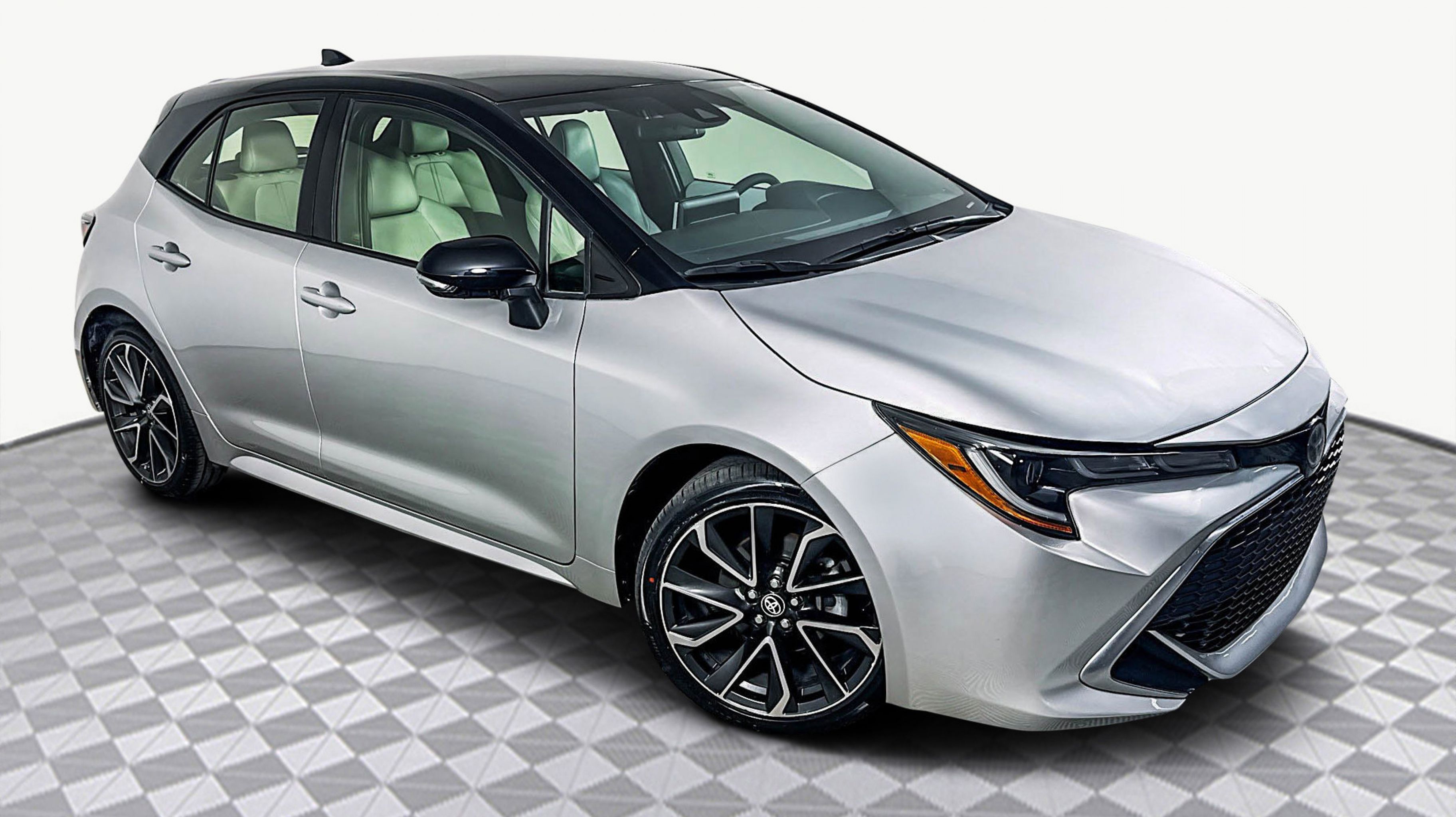 2020 Toyota Corolla Hatchback XSE