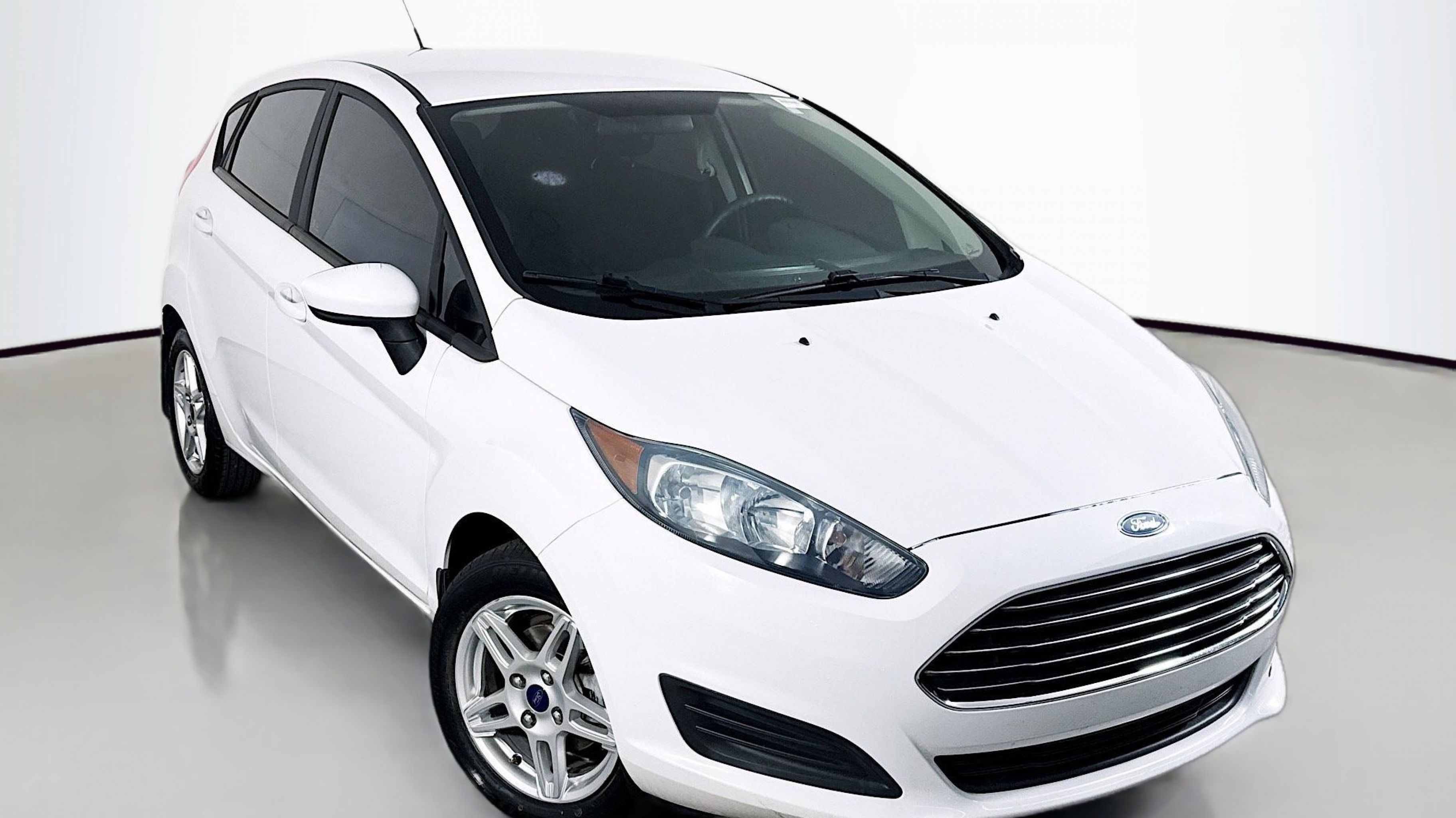 2018 Ford Fiesta SE's photo