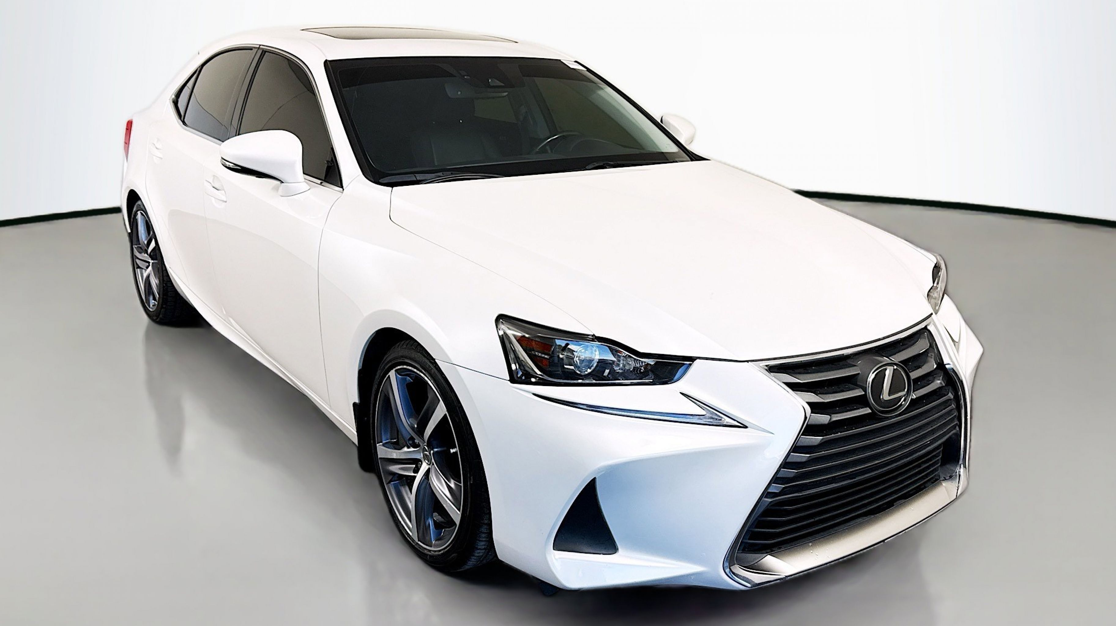 2018 Lexus IS 300's photo