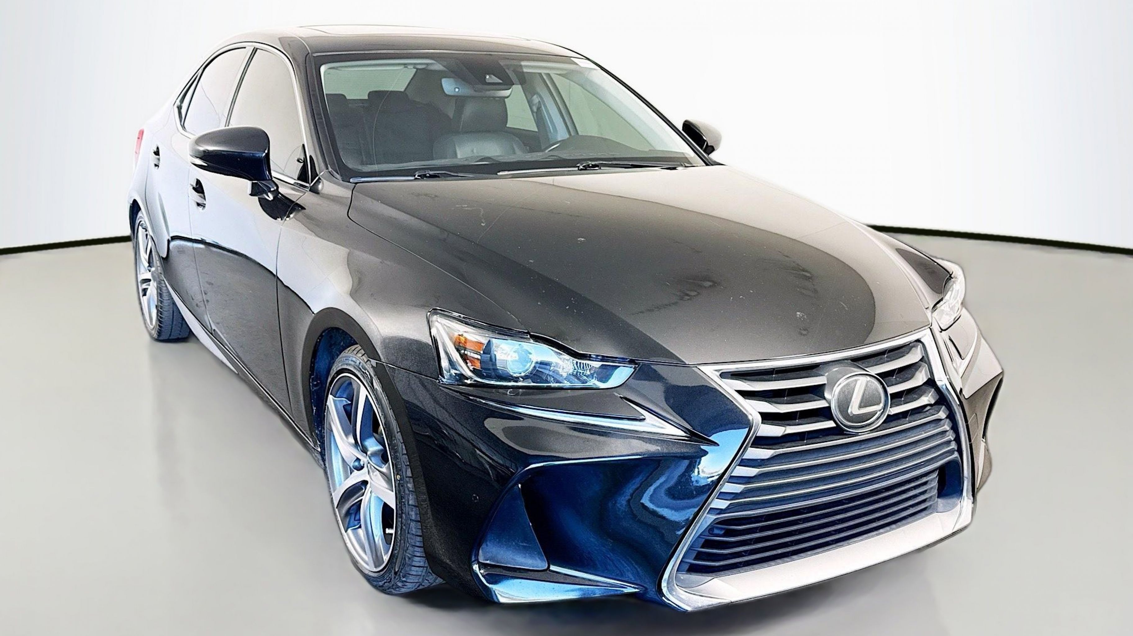2018 Lexus IS 300's photo