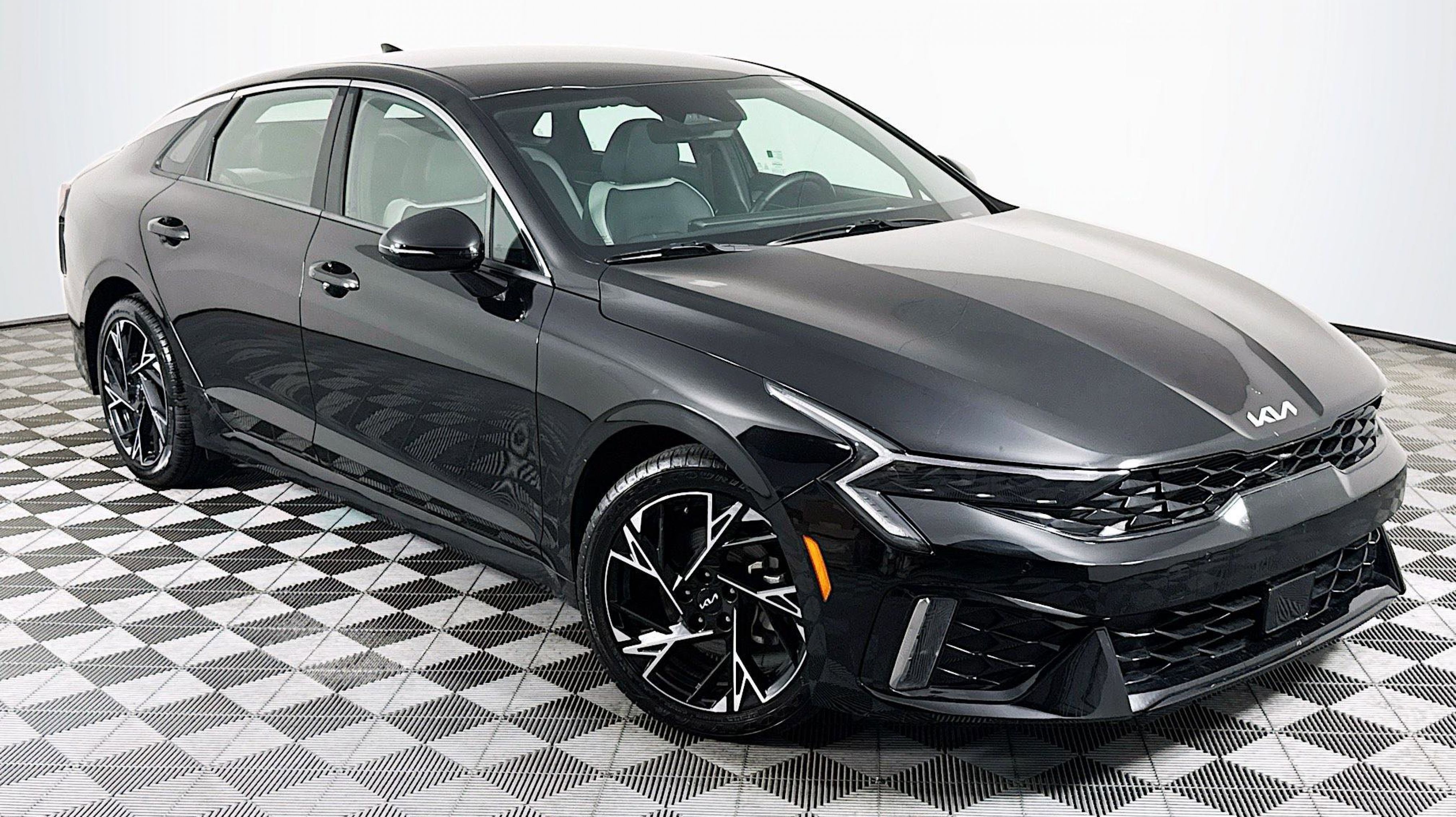 2025 Kia Optima GT-Line FWD's photo