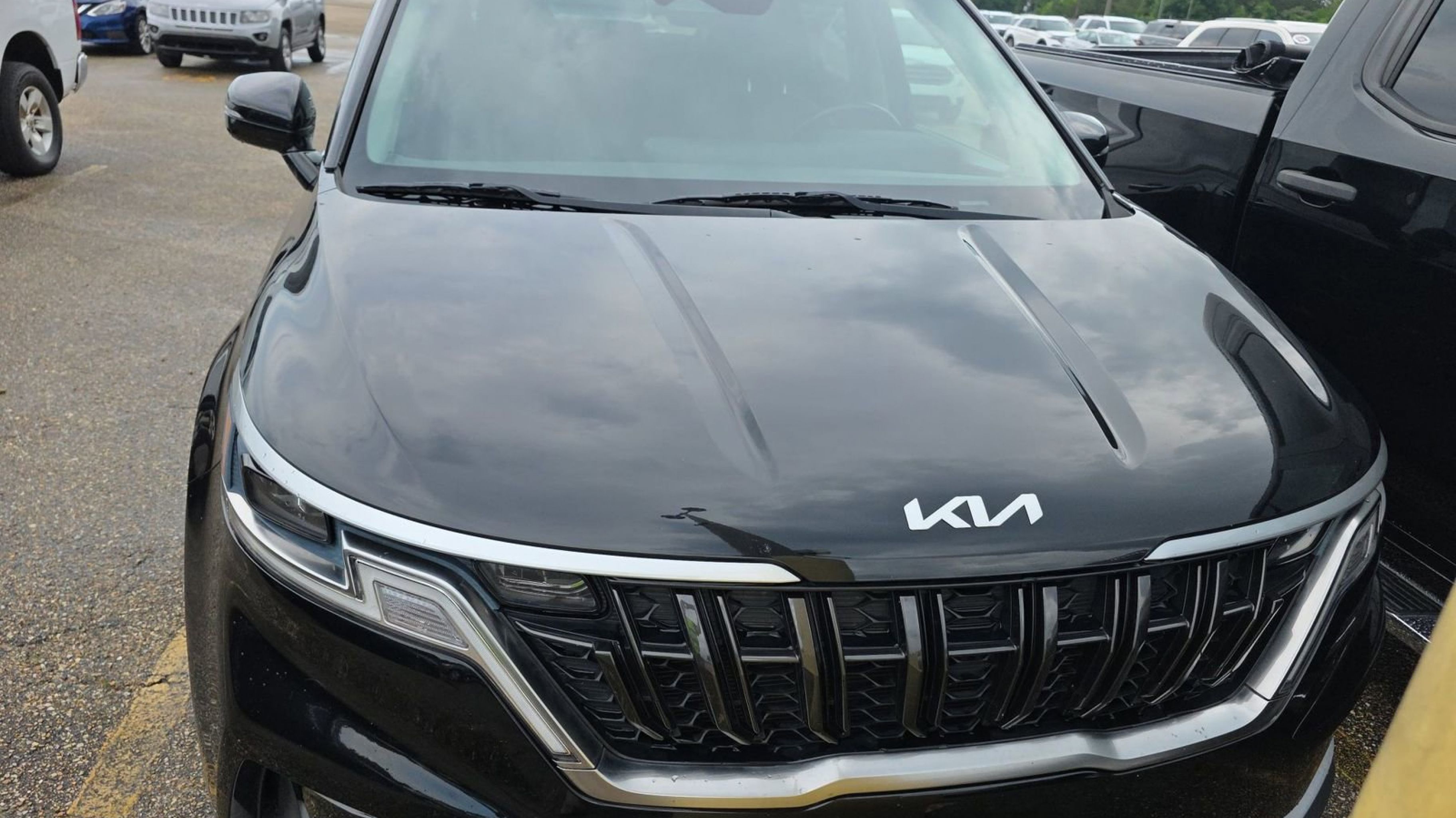 2023 Kia Sedona LX Seat Pkg's photo