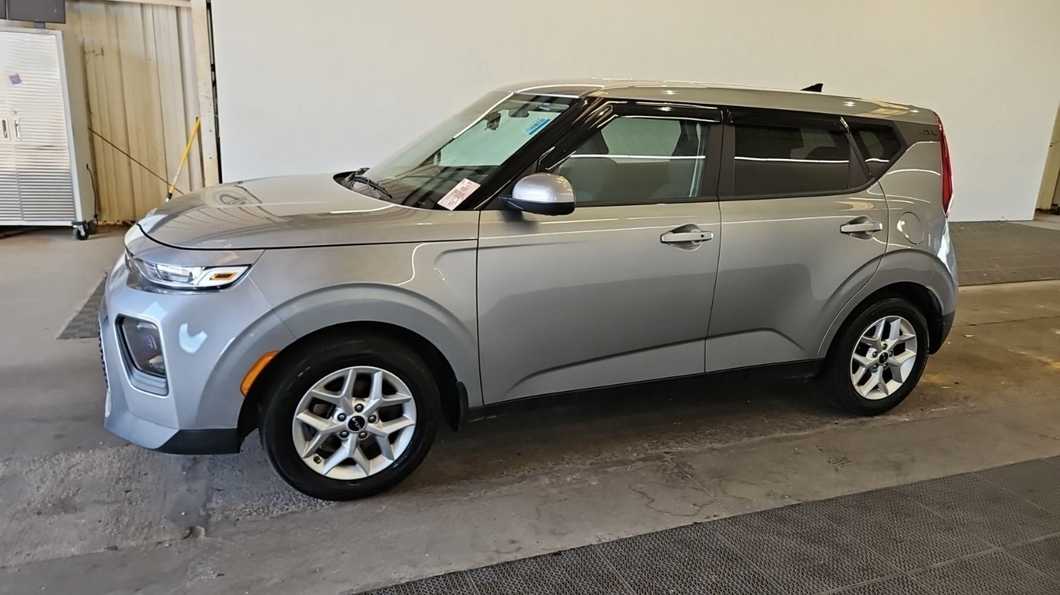 2022 Kia Soul 2.0L S IVT's photo