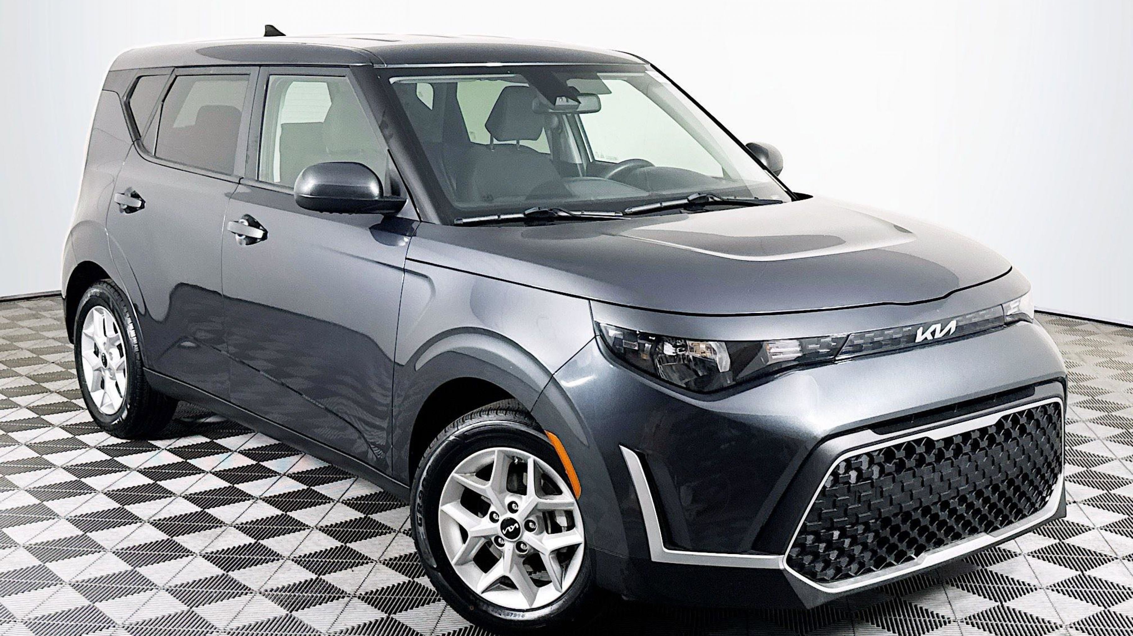 2023 Kia Soul 2.0L LX IVT's photo