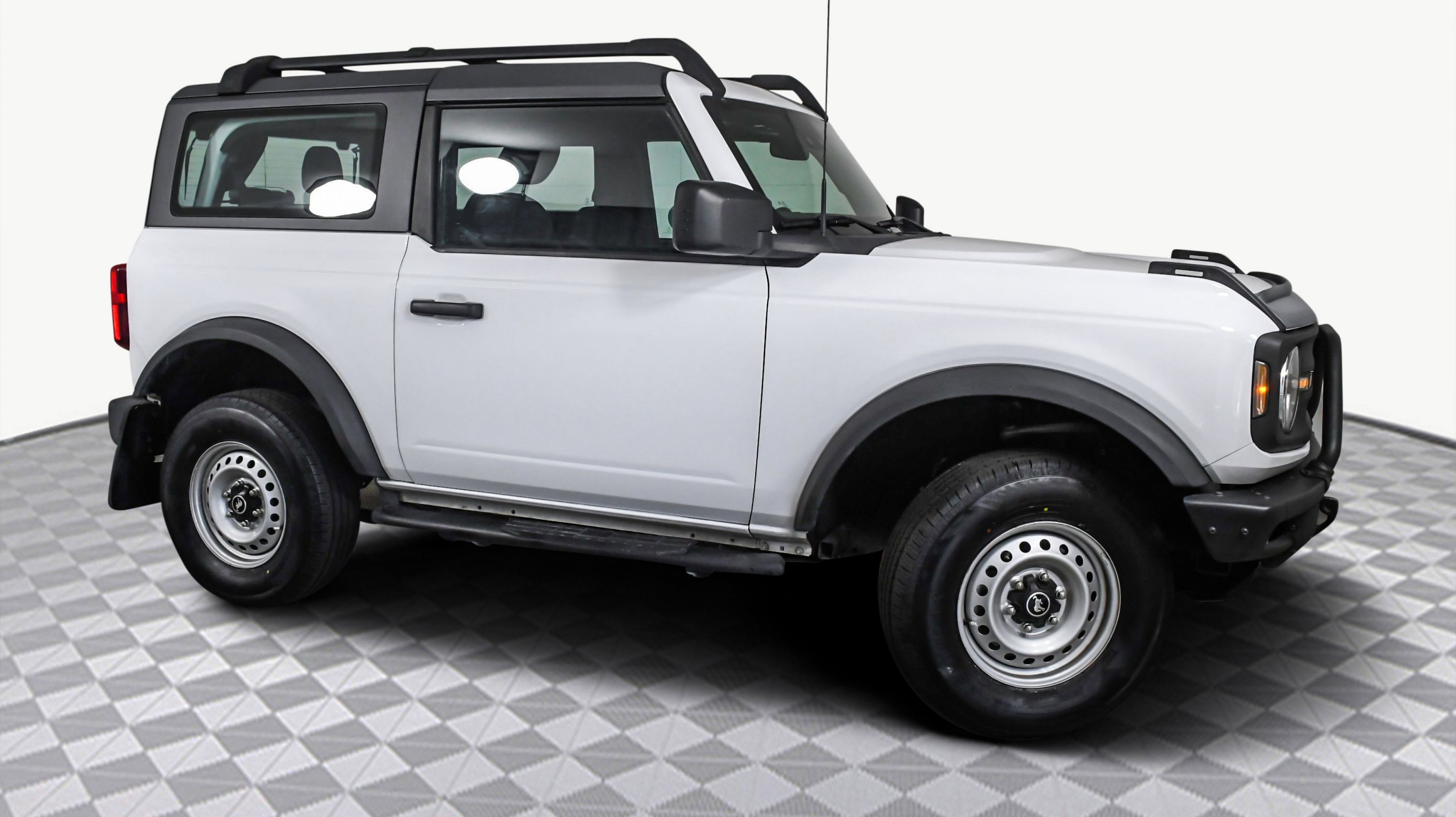 2022 Ford Bronco 2-Door Base's photo