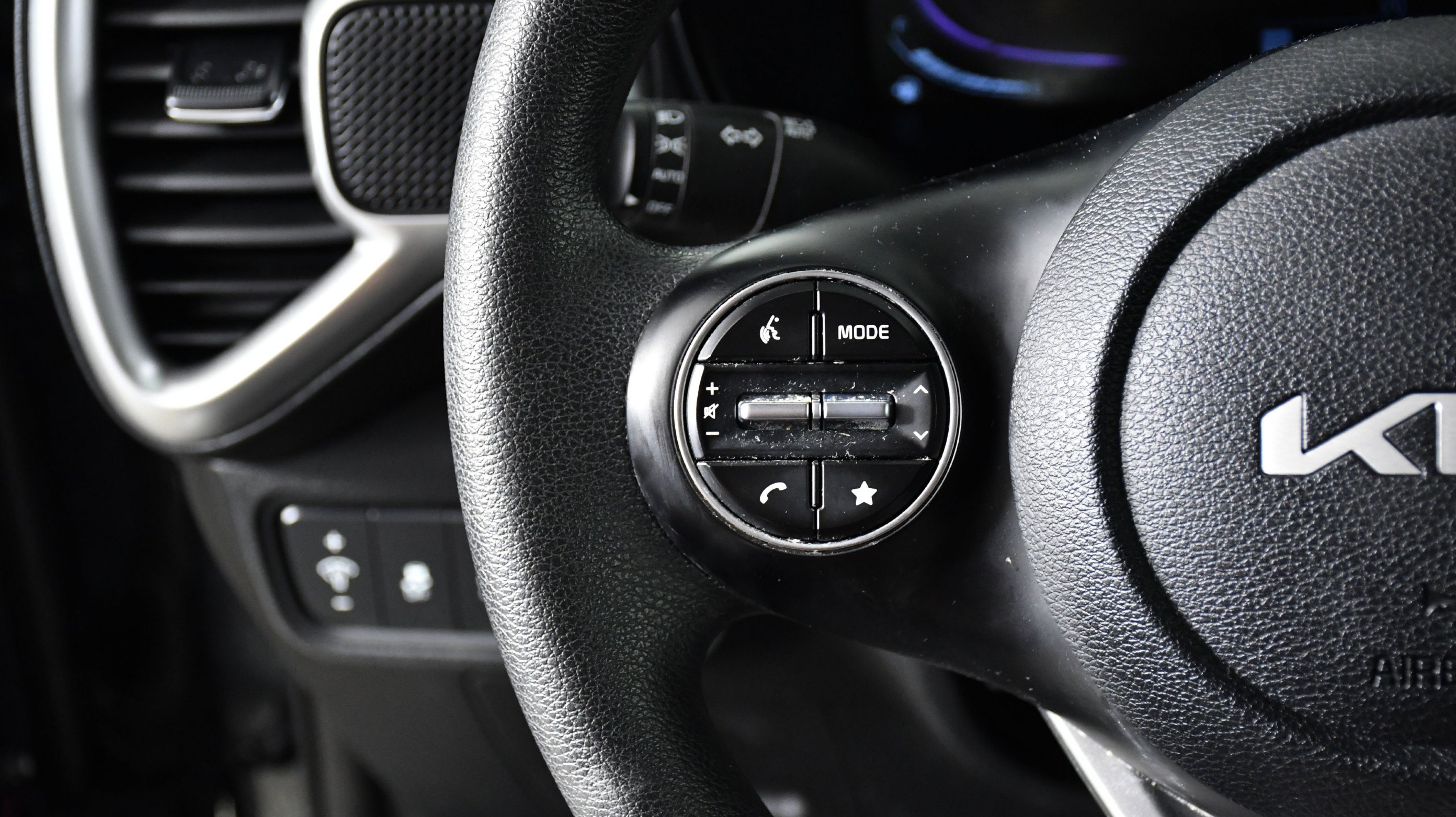 2024 Kia Soul LX photo 8