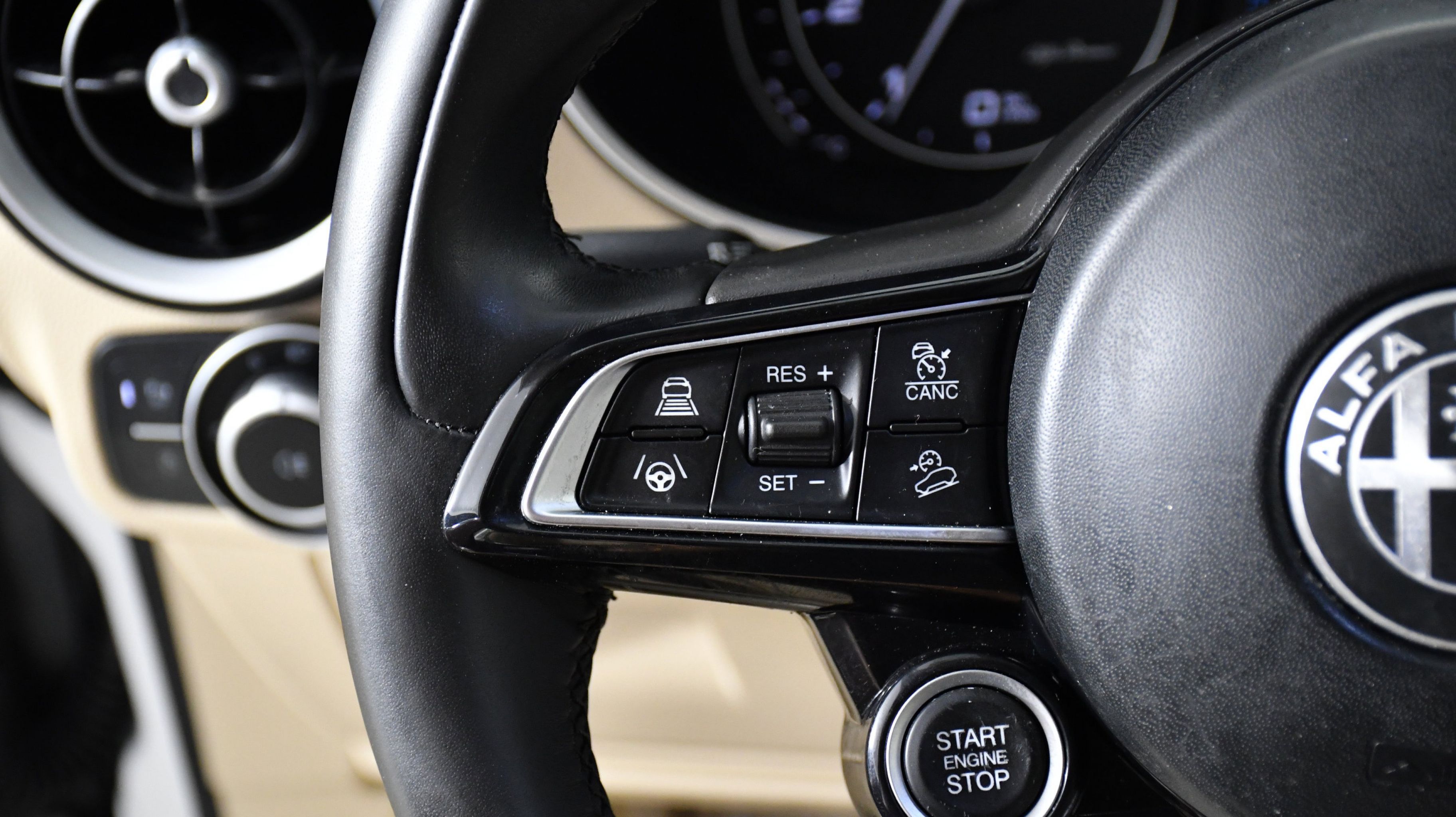 2020 Alfa Romeo Stelvio Ti photo 7
