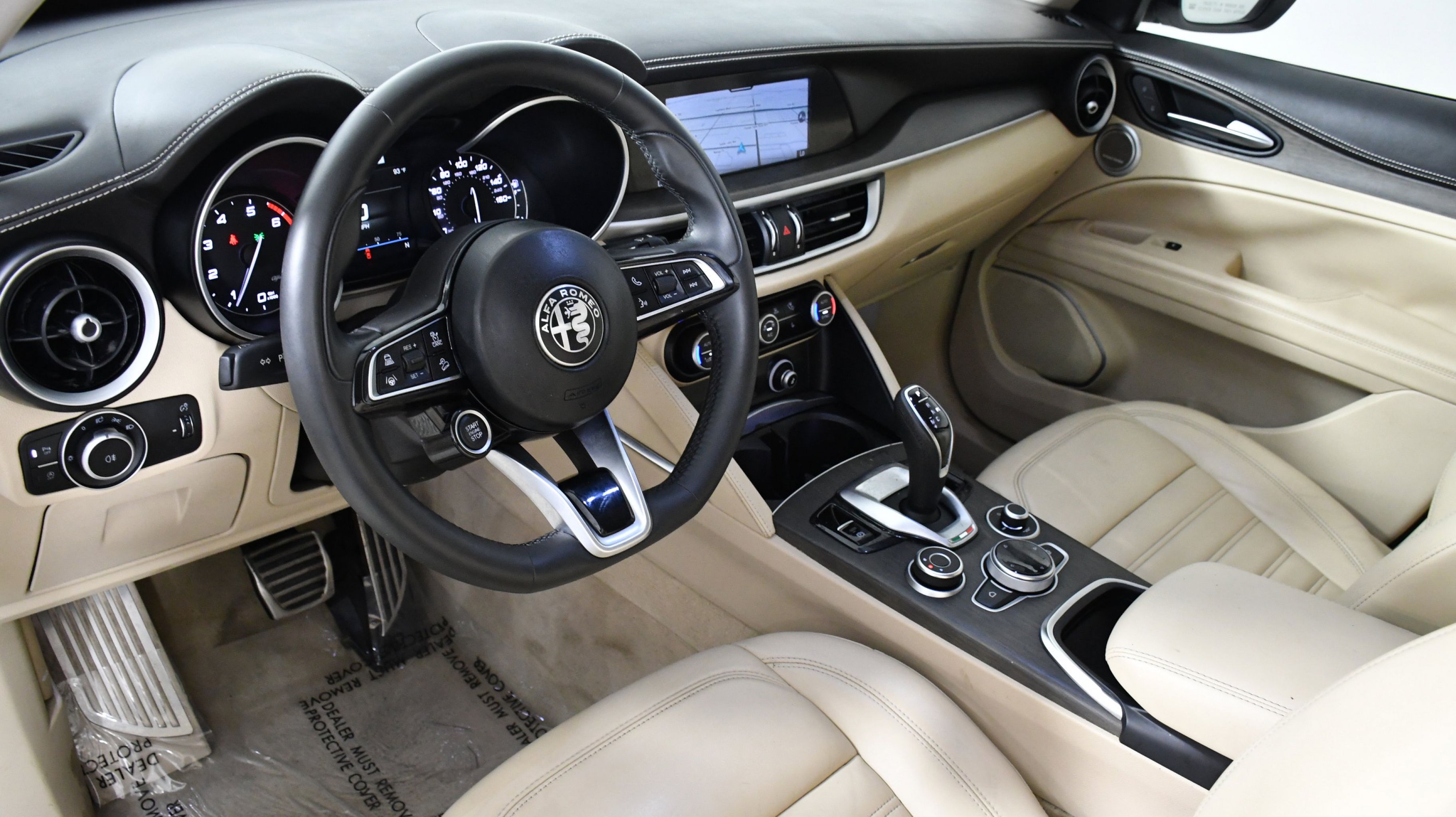 2020 Alfa Romeo Stelvio Ti photo 16