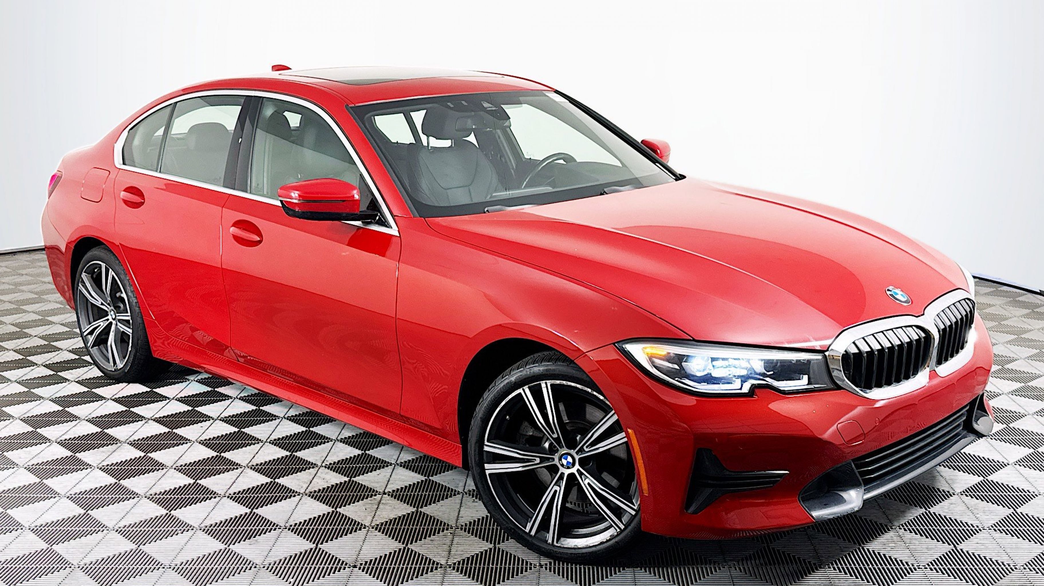 2021 BMW 3 Series 330i xDrive Sedan's photo