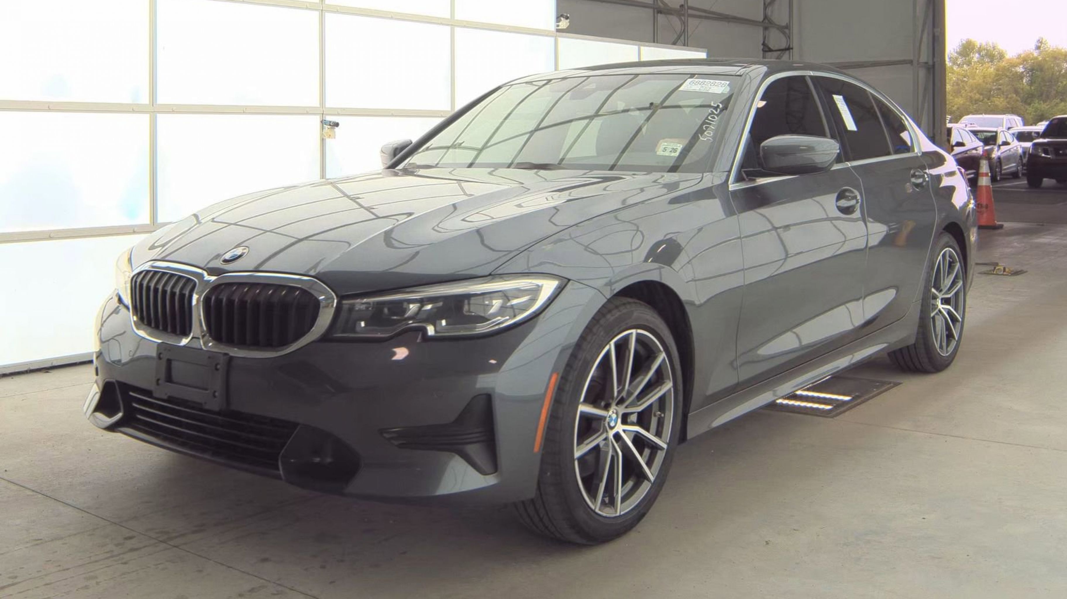 2021 BMW 3 Series 330i xDrive Sedan's photo