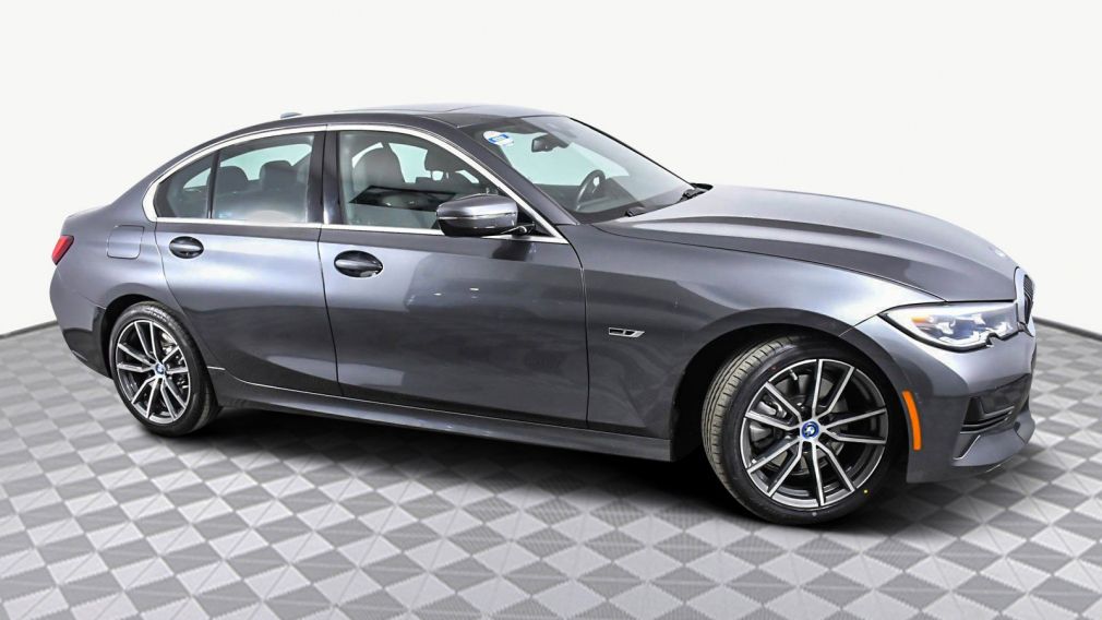 2022 BMW 3 Series 330e #0