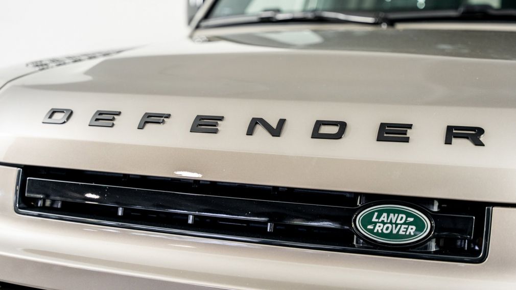 2023 Land Rover Defender SE #21