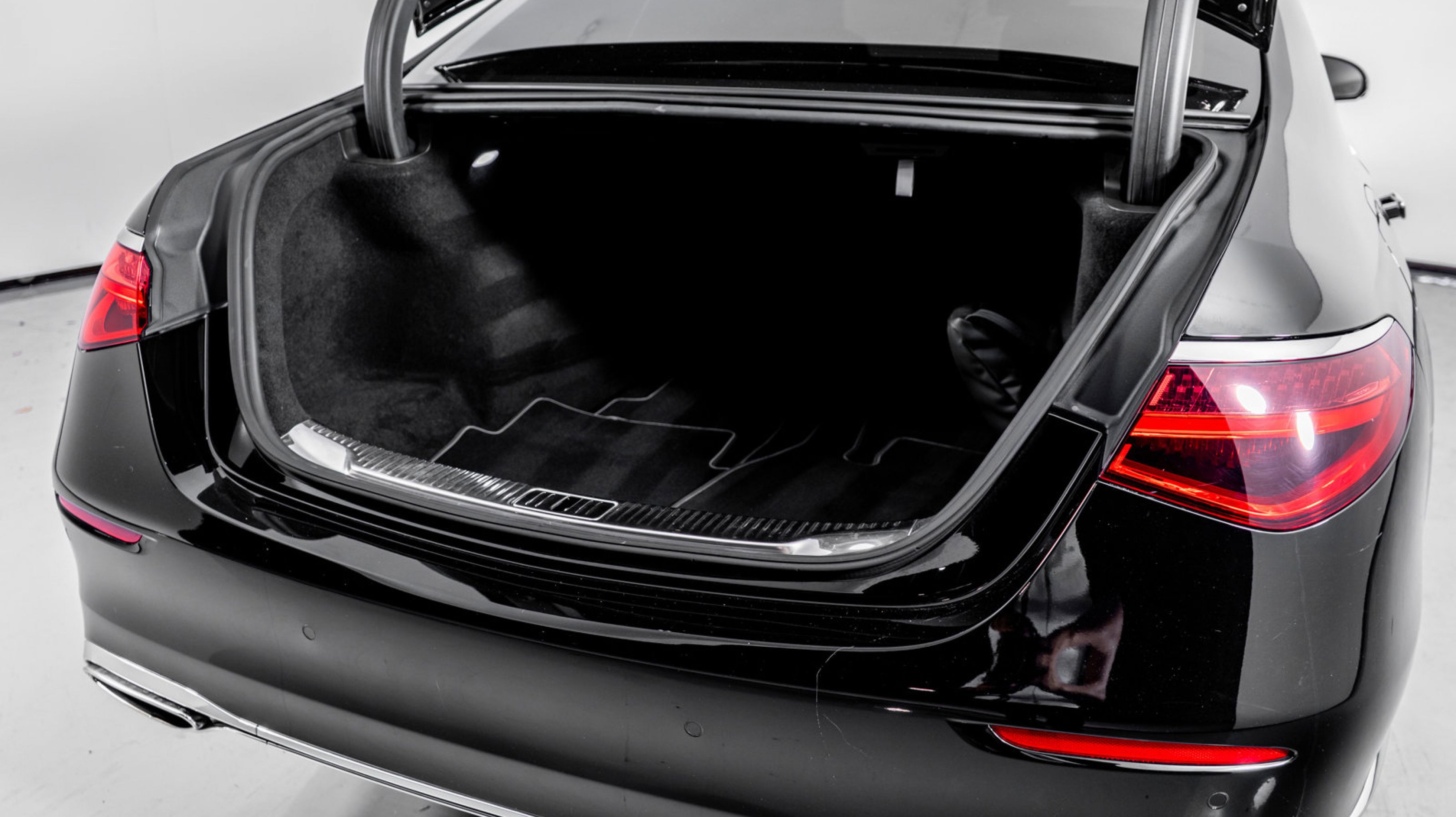 Trunk Ledge Kit | AUDI A8 2020 Trunk Ledge Kit | AUDI A8 2020