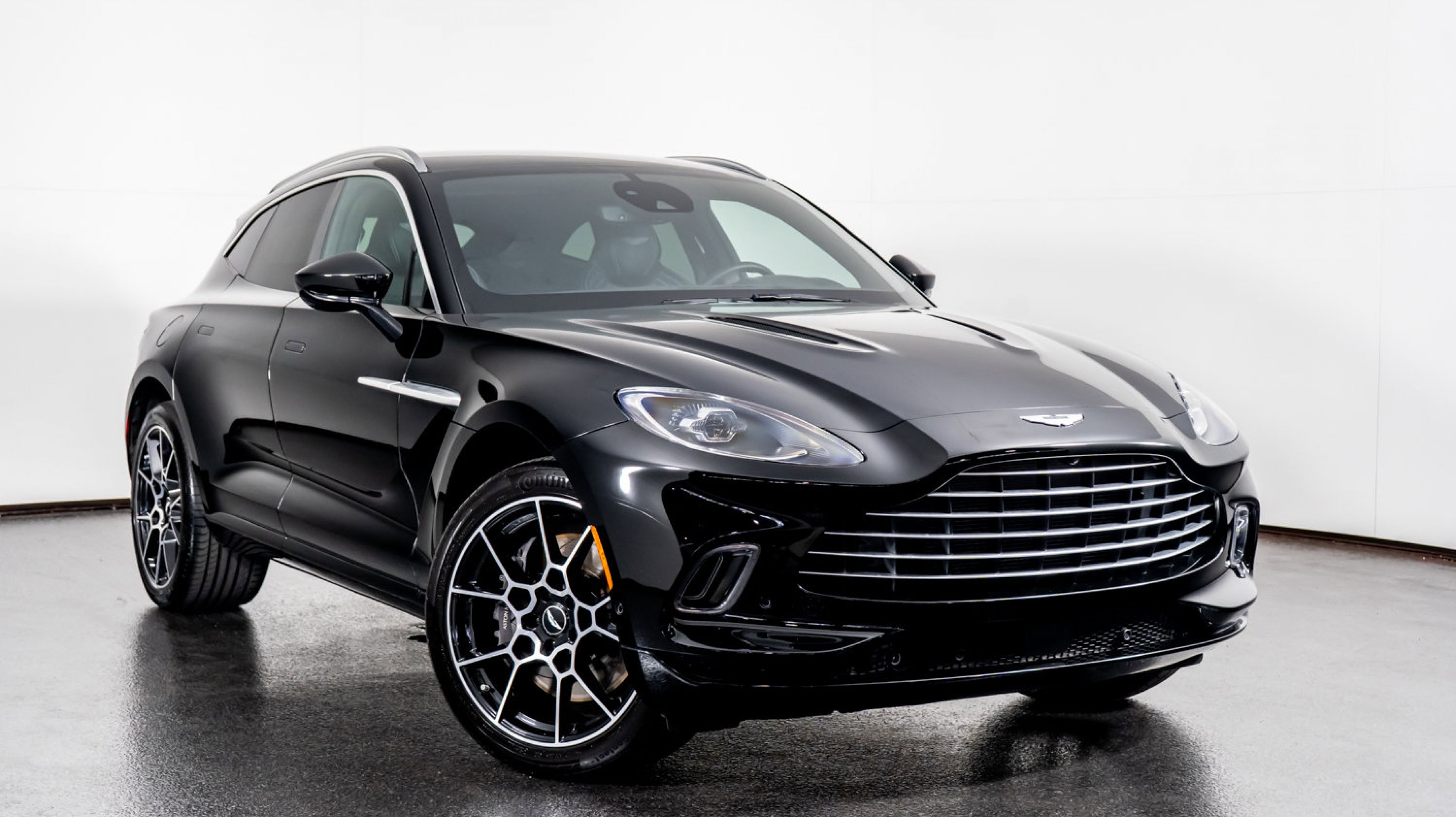2021 Aston Martin DBX