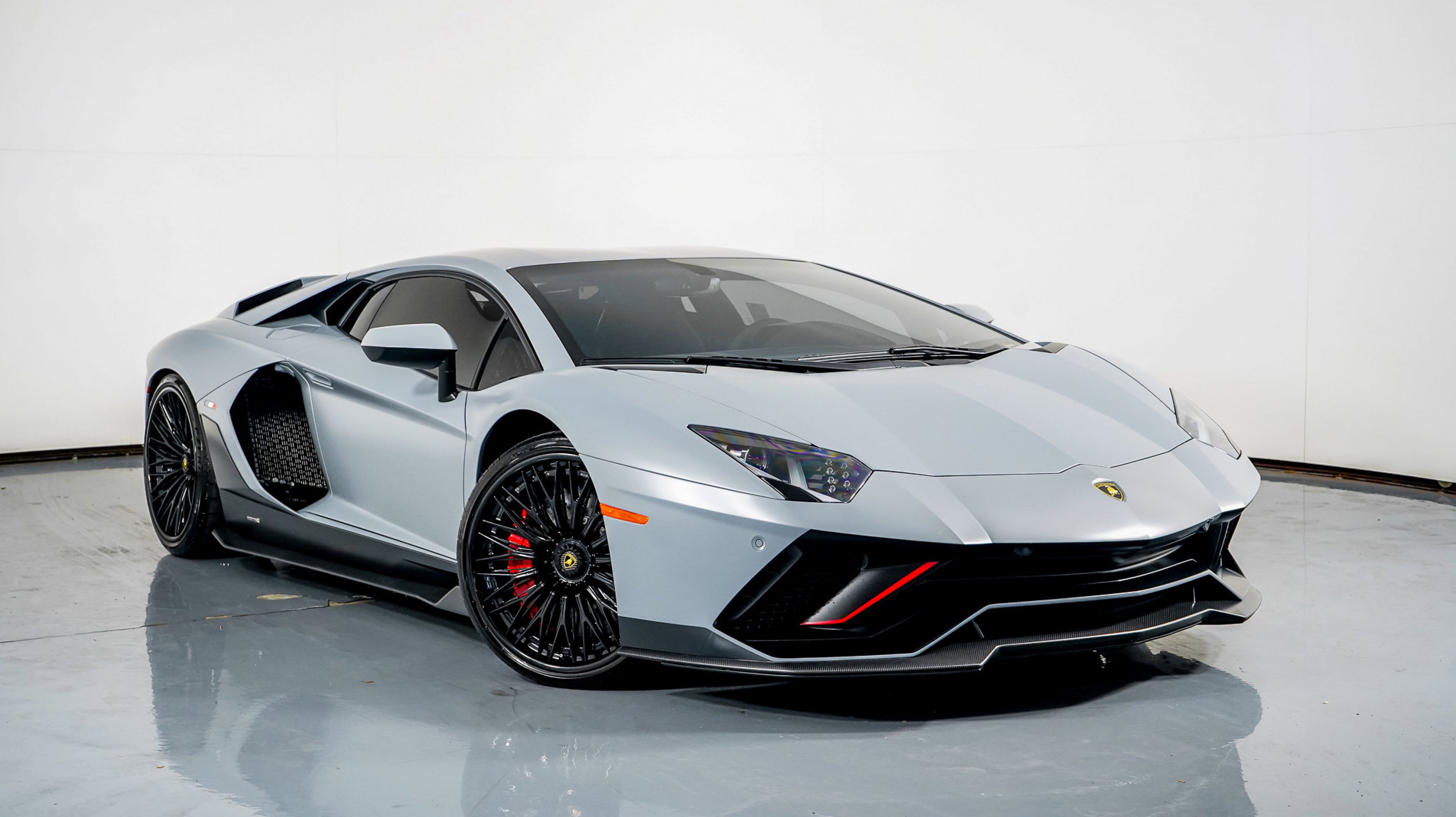 2022 Lamborghini Aventador Ultimae's photo