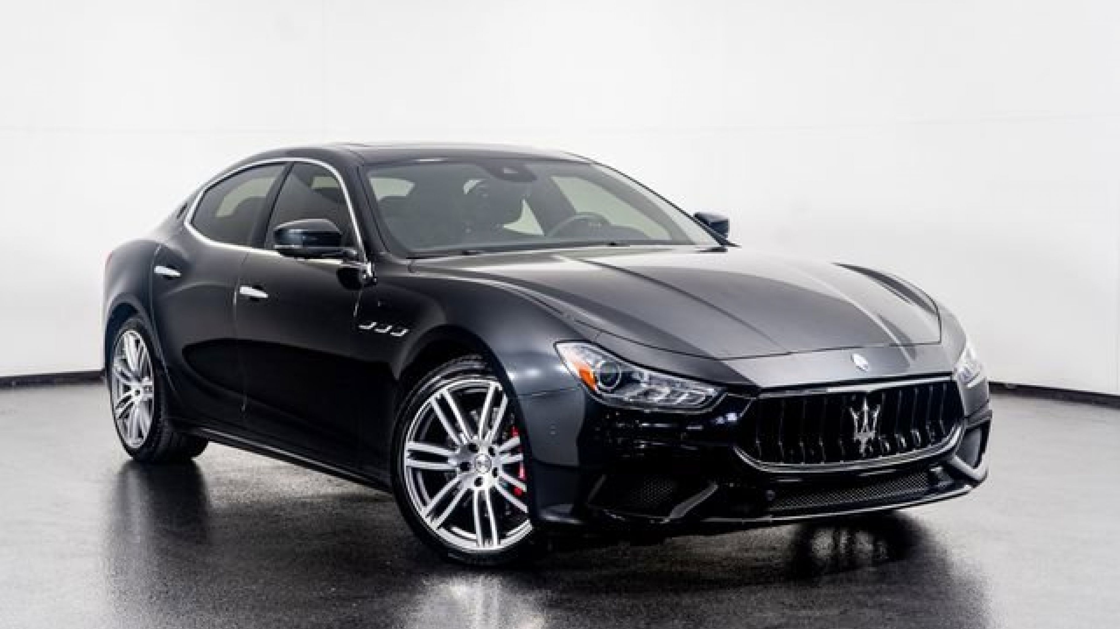 2022 Maserati Ghibli Modena Q4's photo