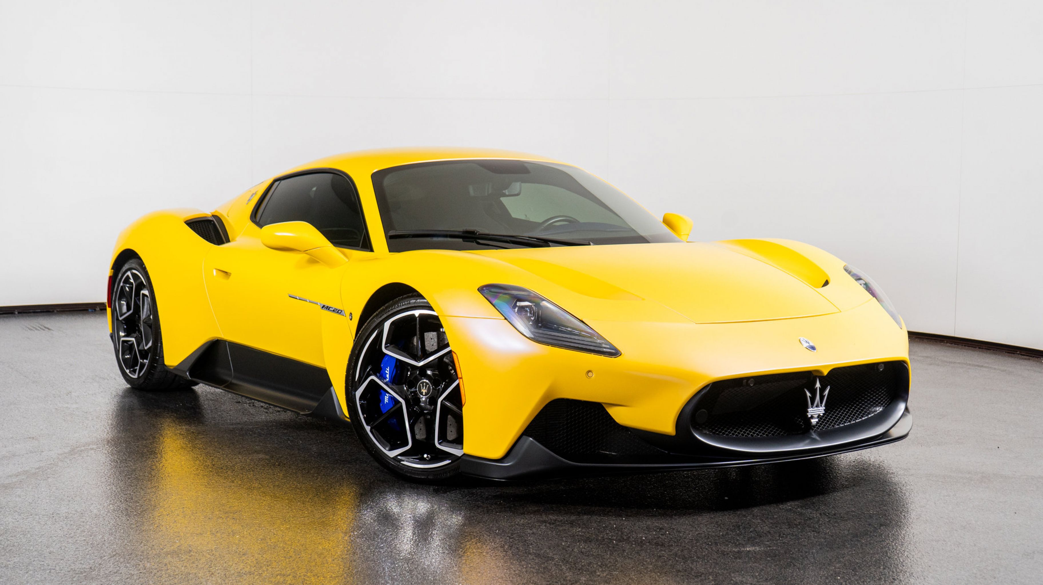 2022 Maserati MC20 Base's photo