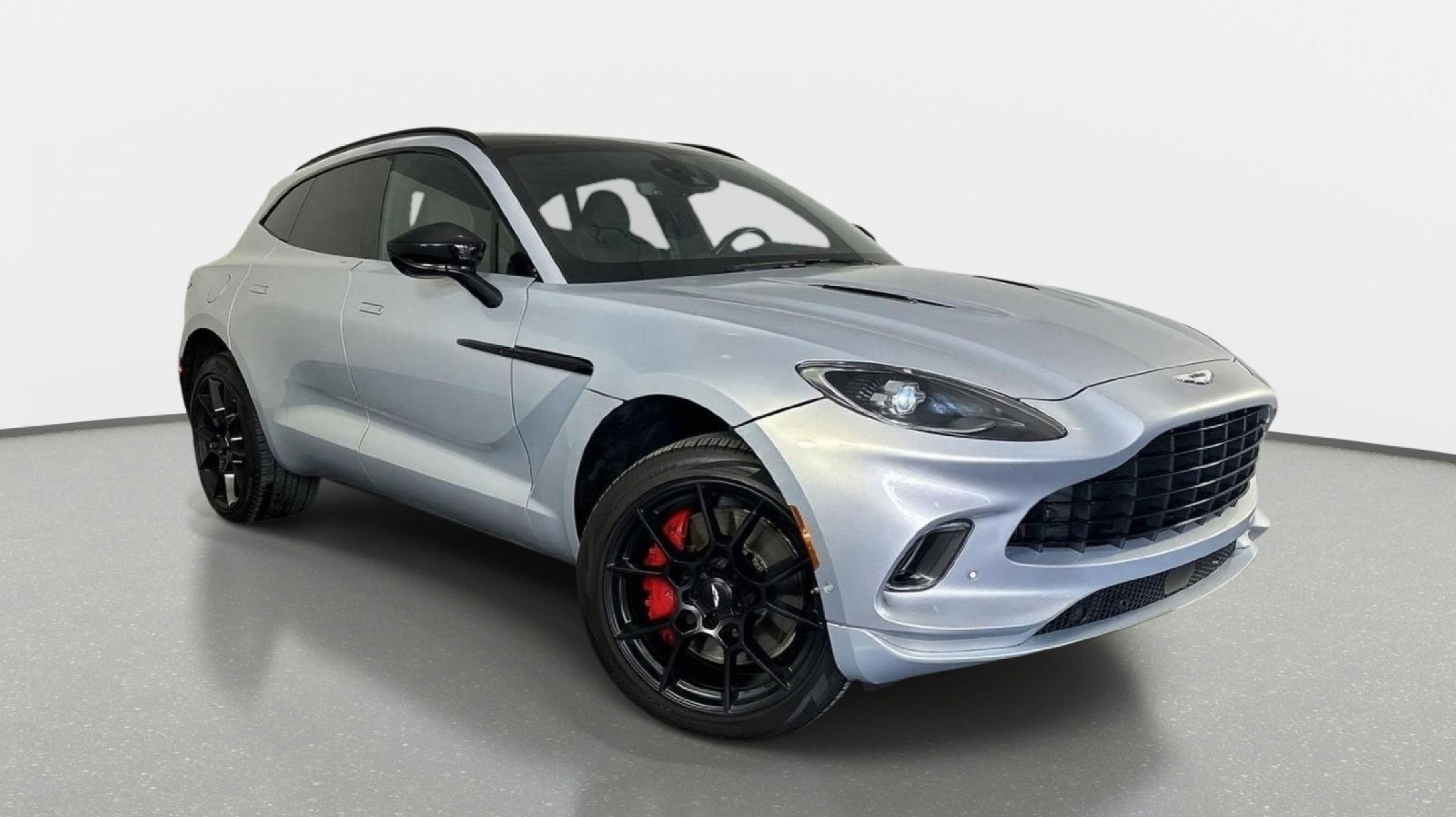 2023 Aston Martin DBX 4.0 V8 AWD's photo