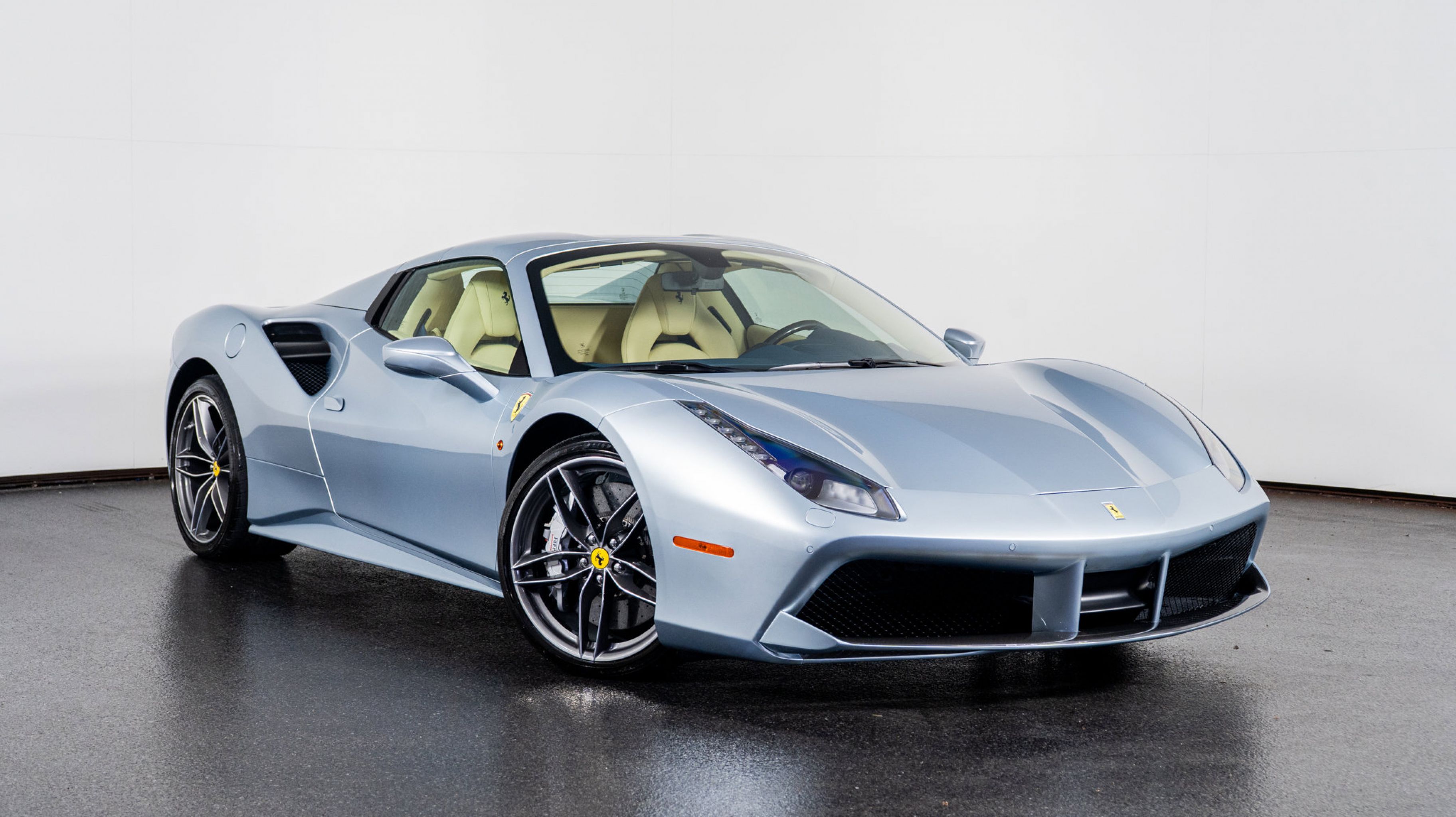 2019 Ferrari 488 Spider Base