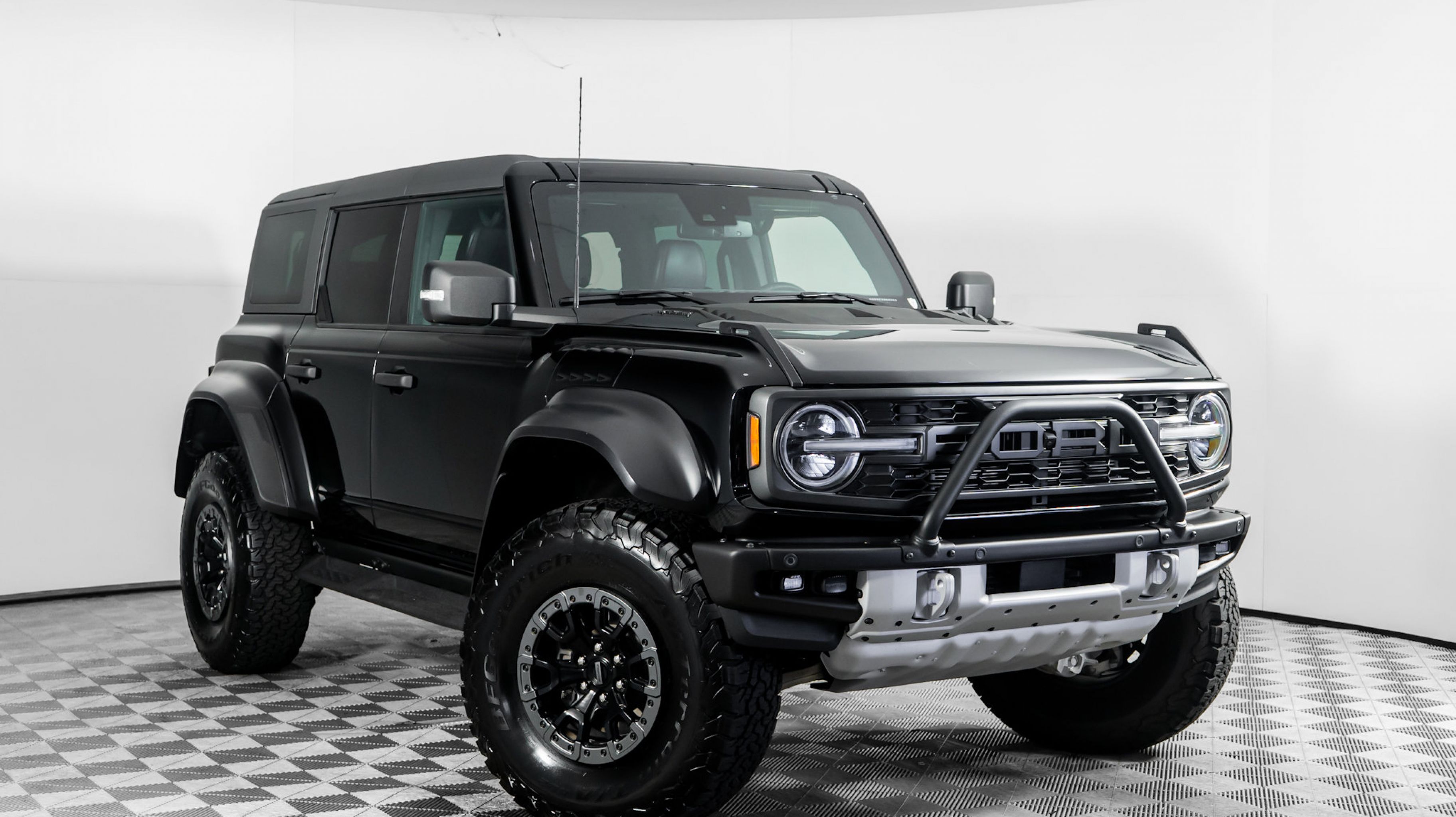 2023 Ford Bronco 4-Door Raptor's photo