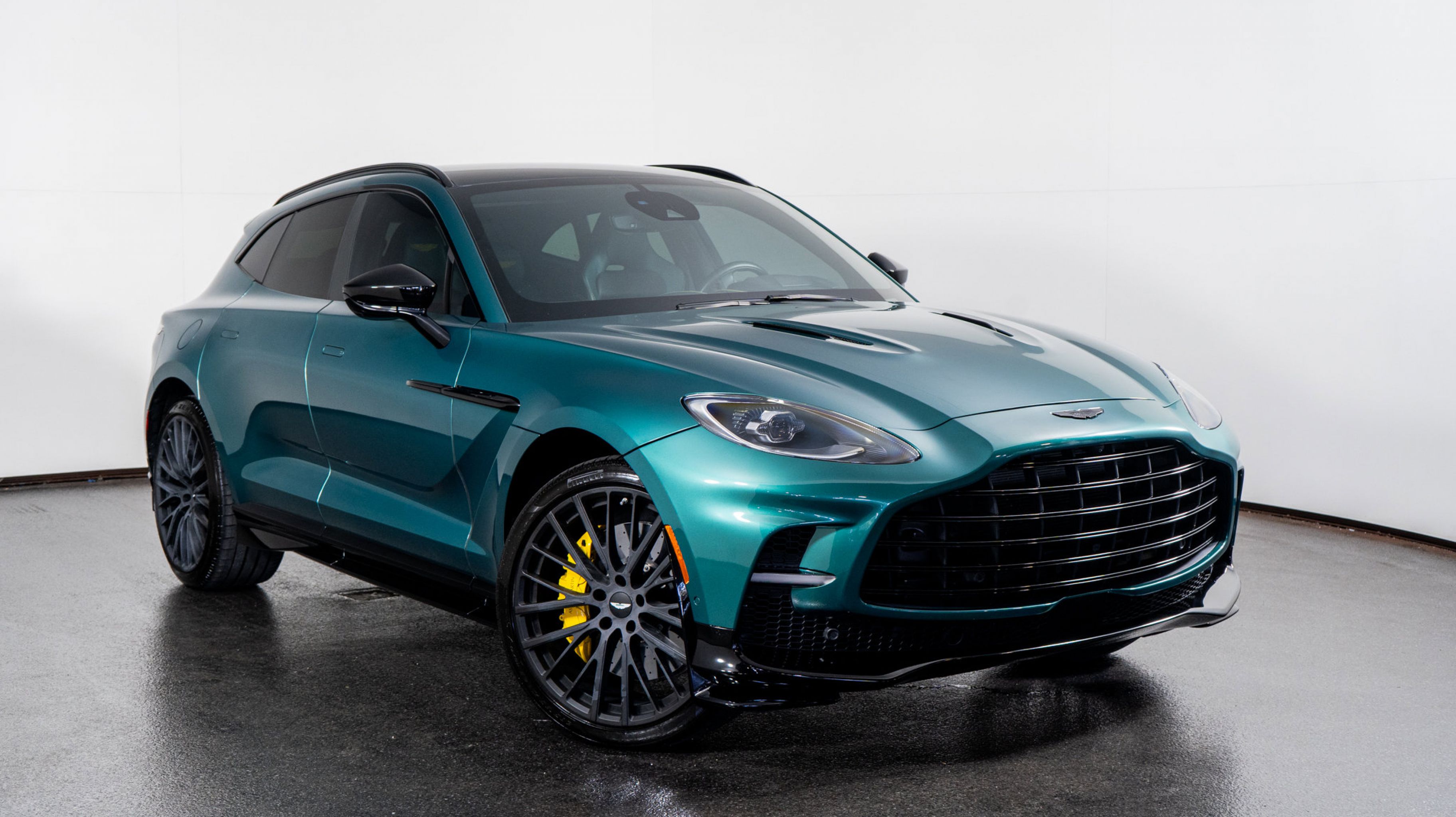 2023 Aston Martin DBX 707