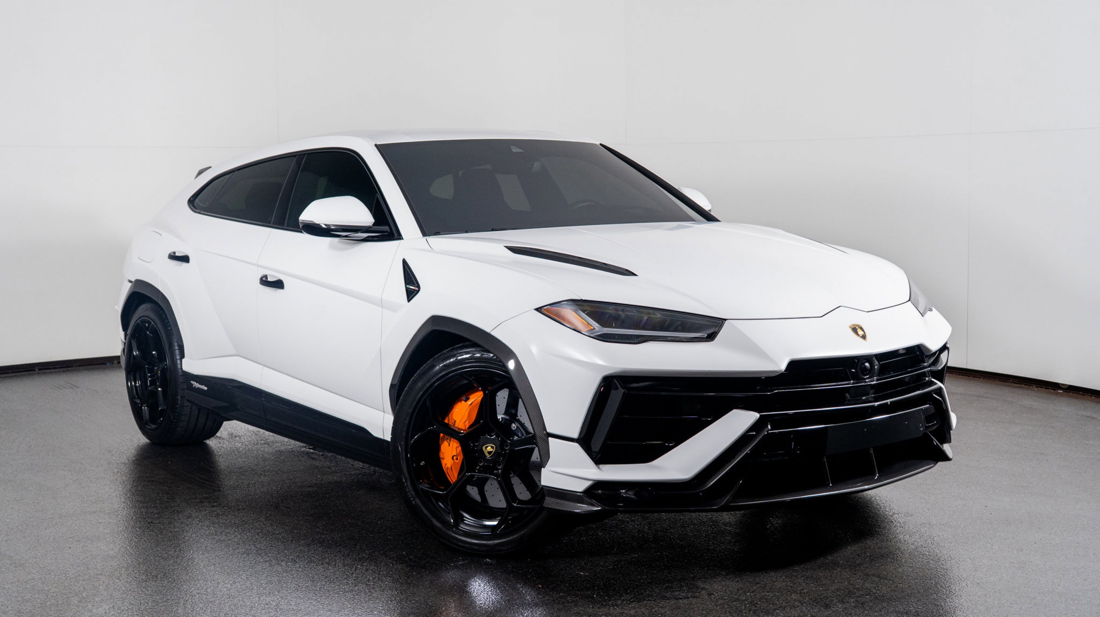 2023 Lamborghini Urus Performante