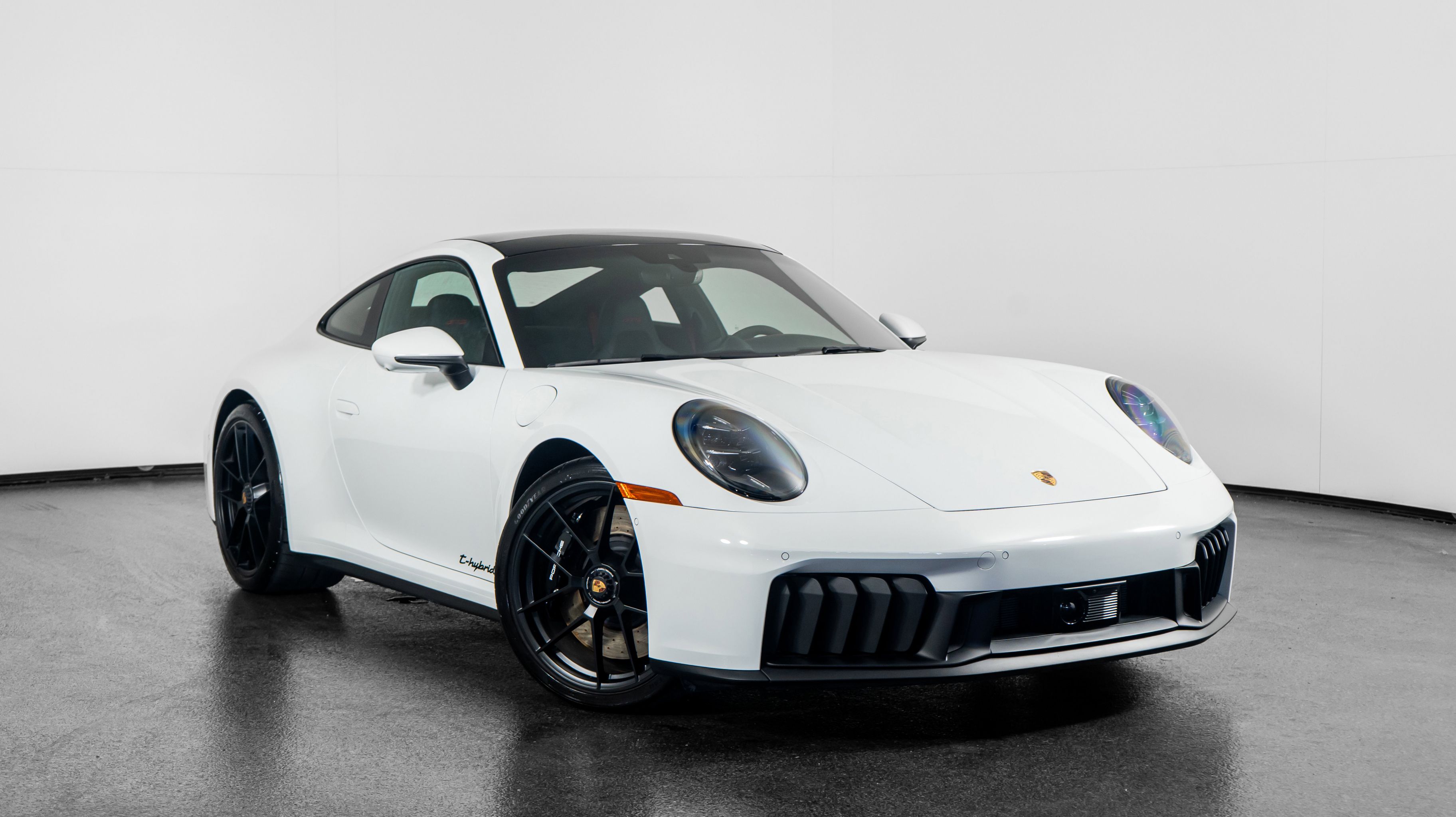 2025 Porsche 911 GTS