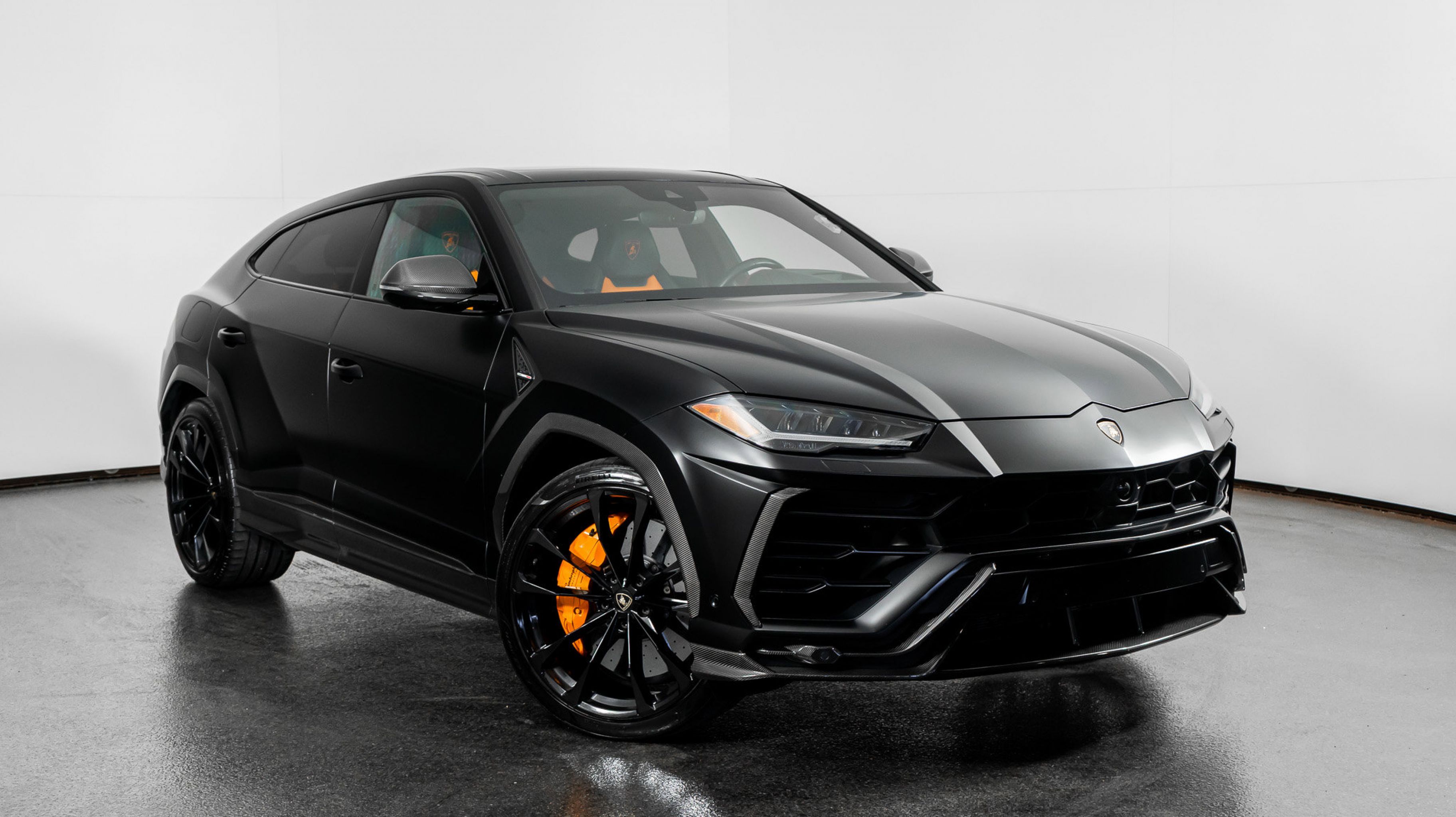 2022 Lamborghini Urus Base's photo