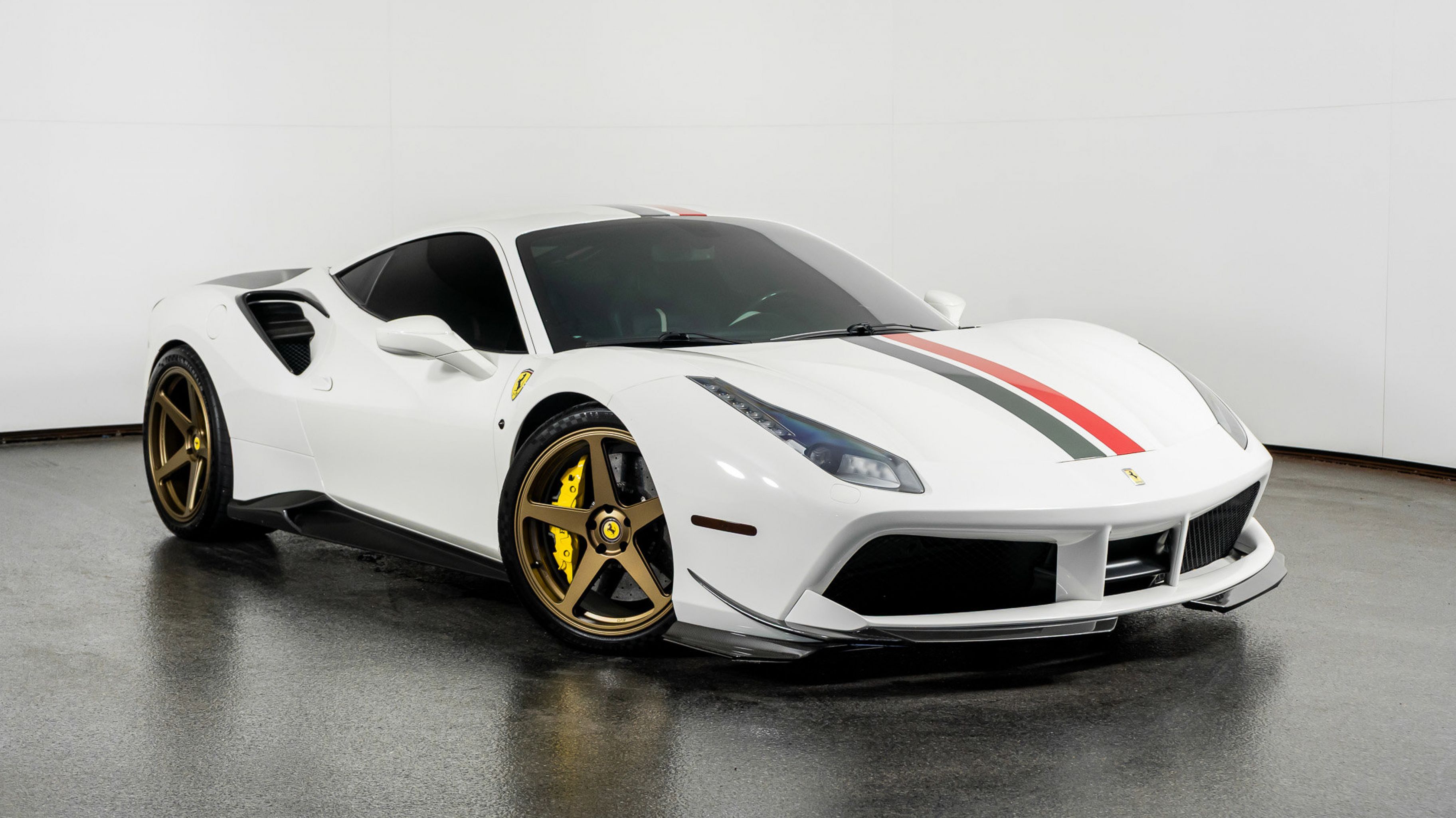 2016 Ferrari 488 GTB Base's photo